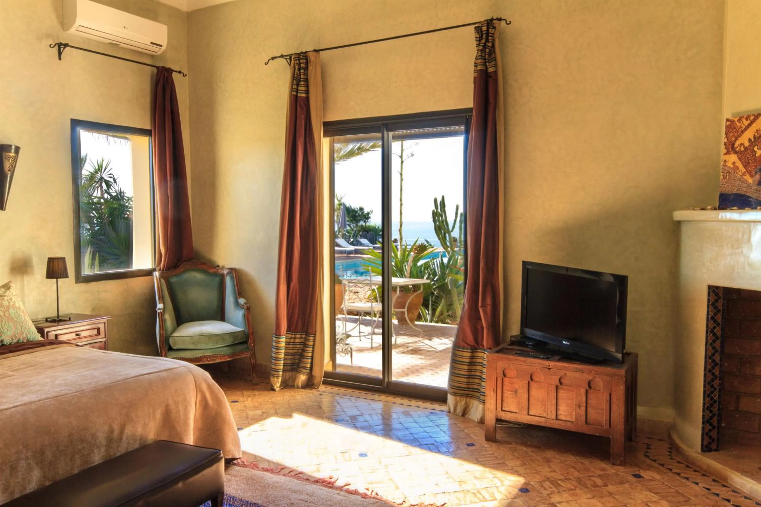 Honeymoon Room in Kasbah Tabelkoukt