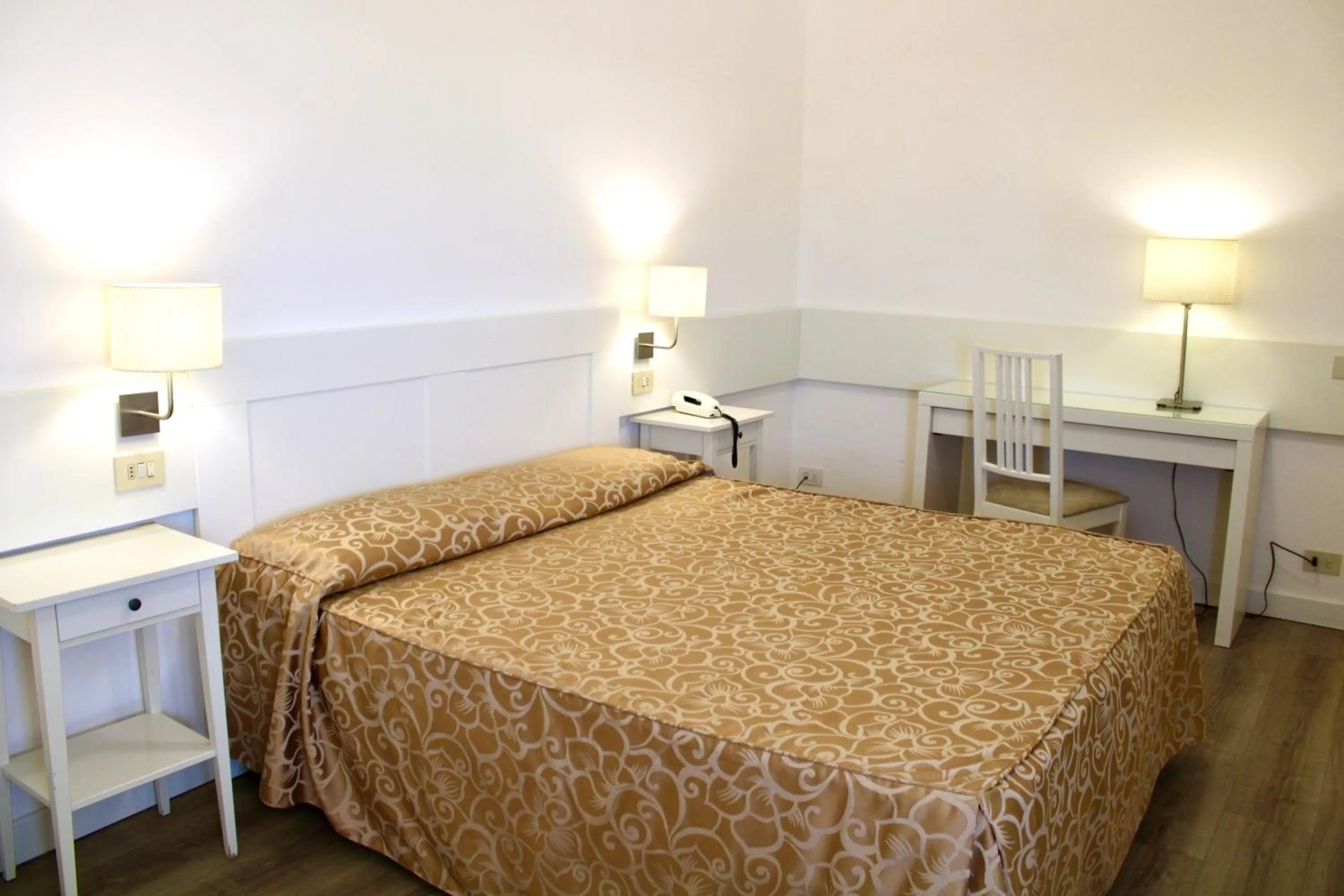 Bed in Hotel Esplanade