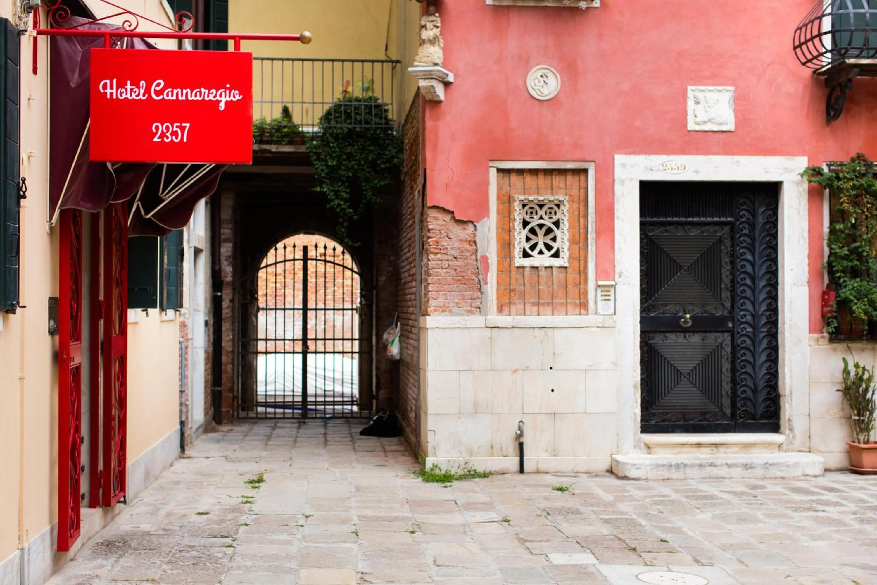 Property building in Hotel Cannaregio 2357