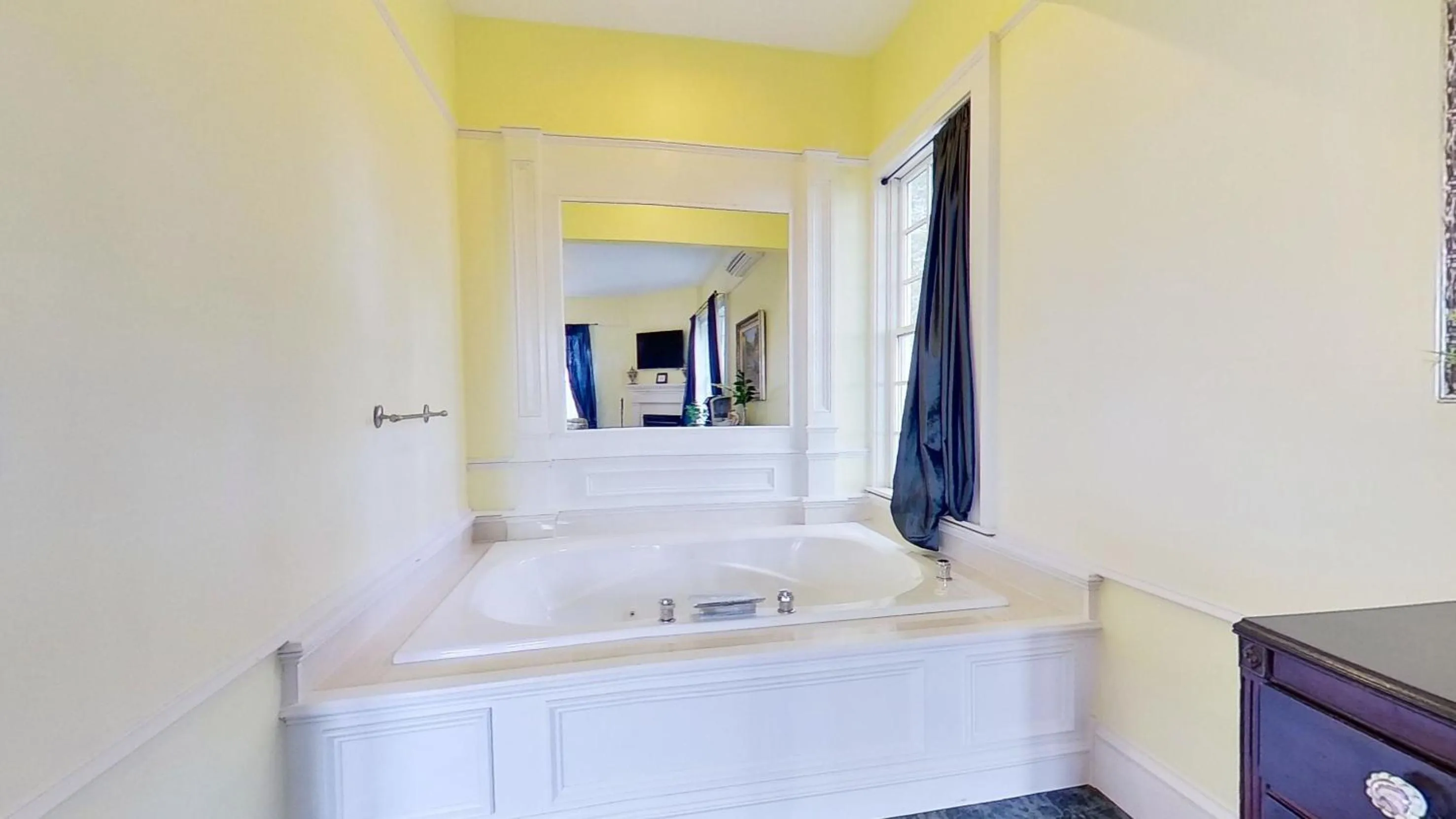 Bath in John Joseph Inn