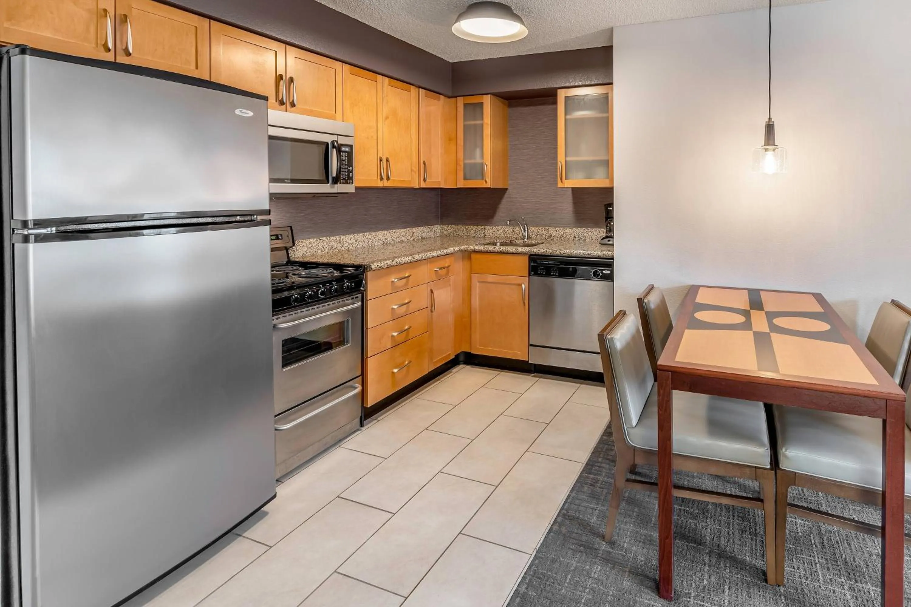 Kitchen or kitchenette in Residence Inn Sacramento Rancho Cordova