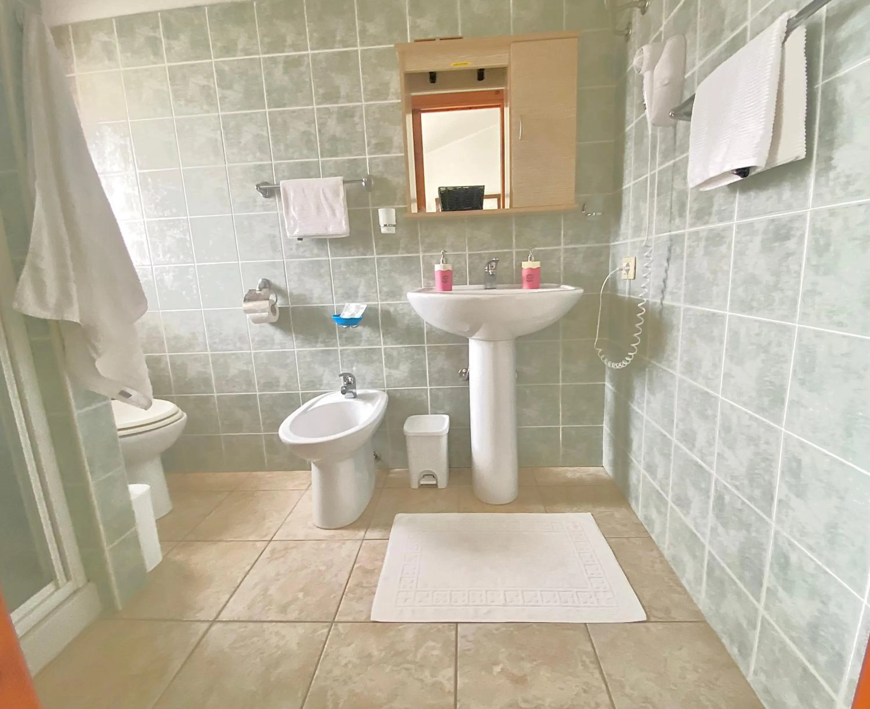 Shower in Hotel Velasole