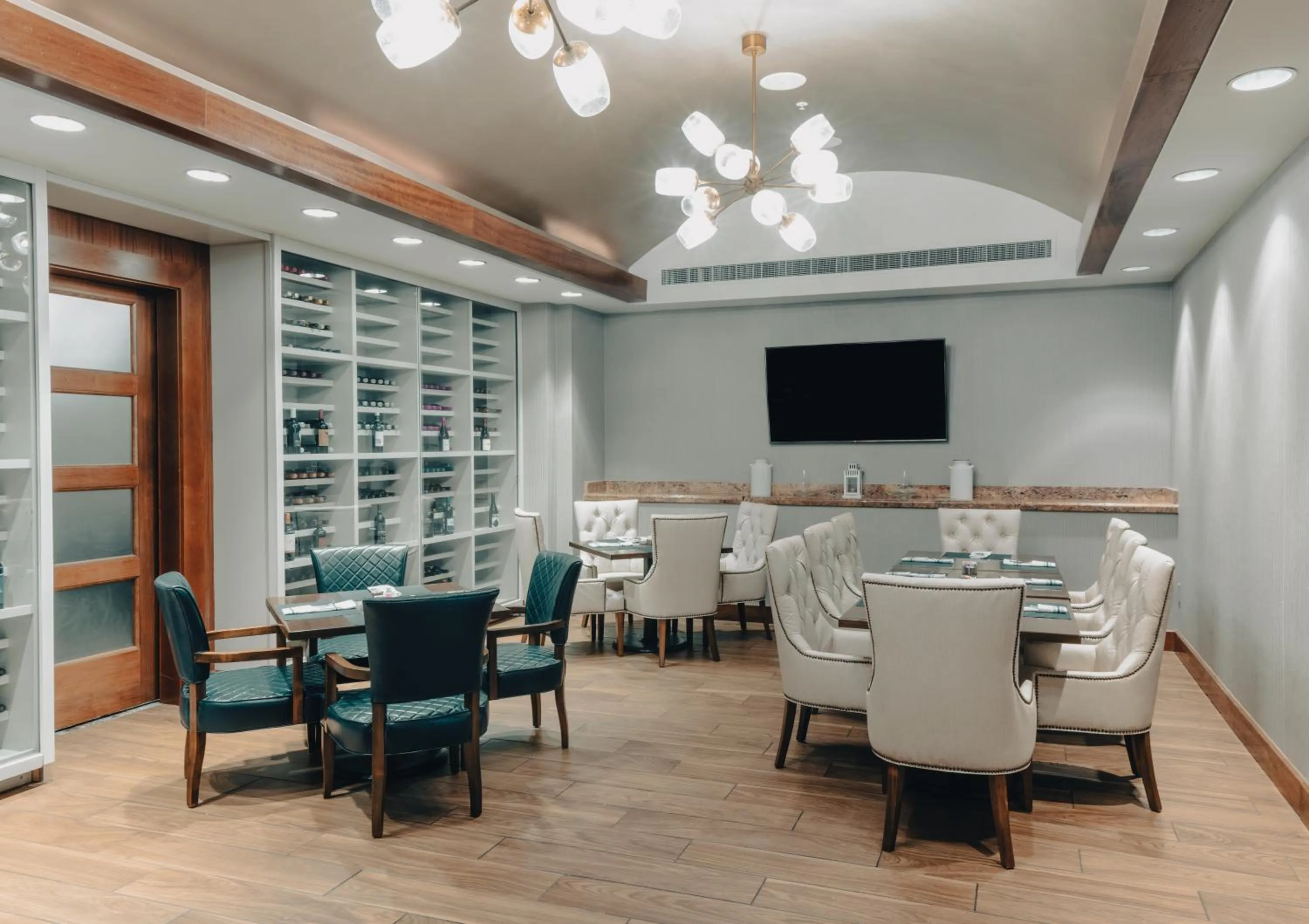 Restaurant/places to eat in Horseshoe Bay Resort