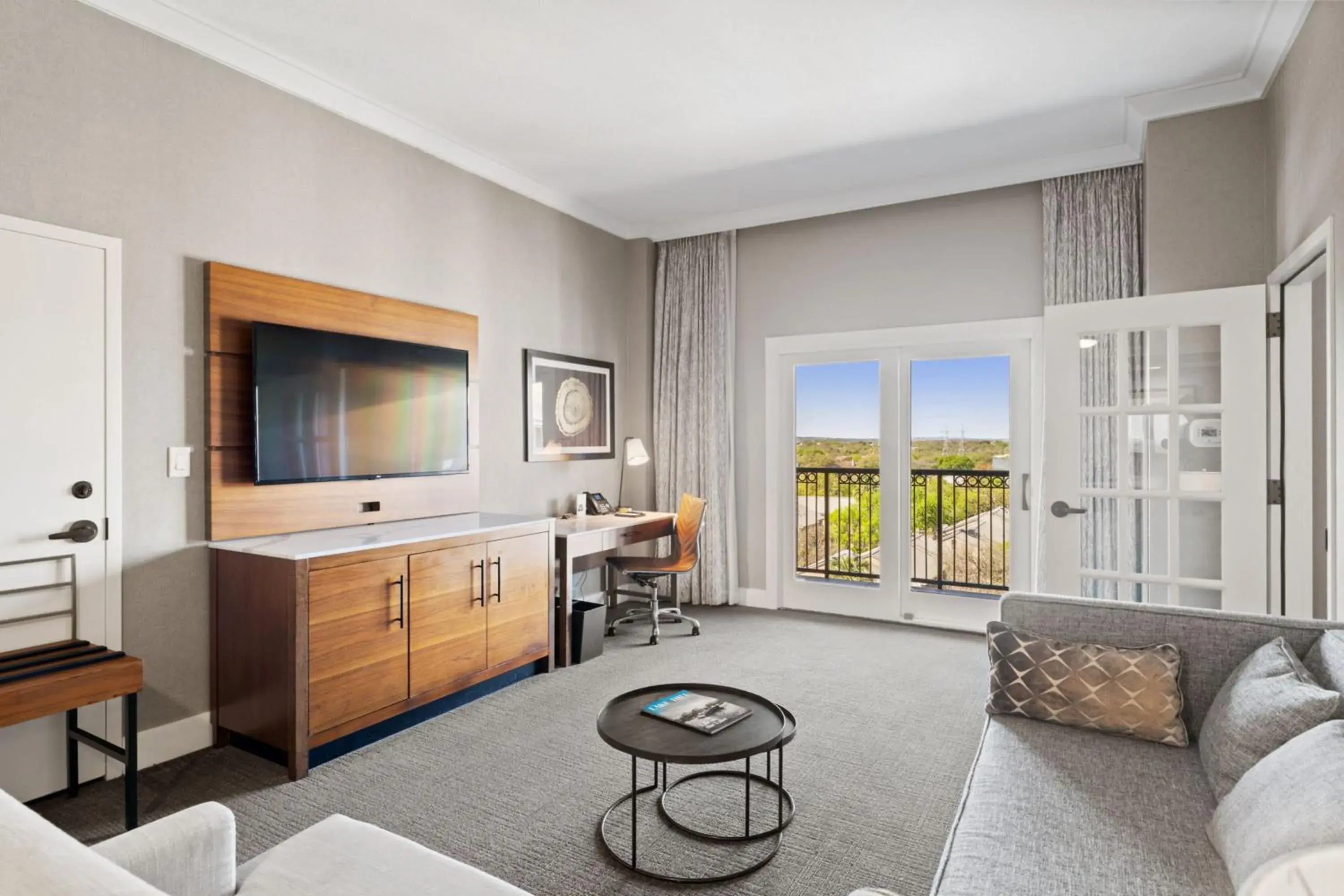 Magnolia Suite in Horseshoe Bay Resort Magnolia Suite in Horseshoe Bay Resort