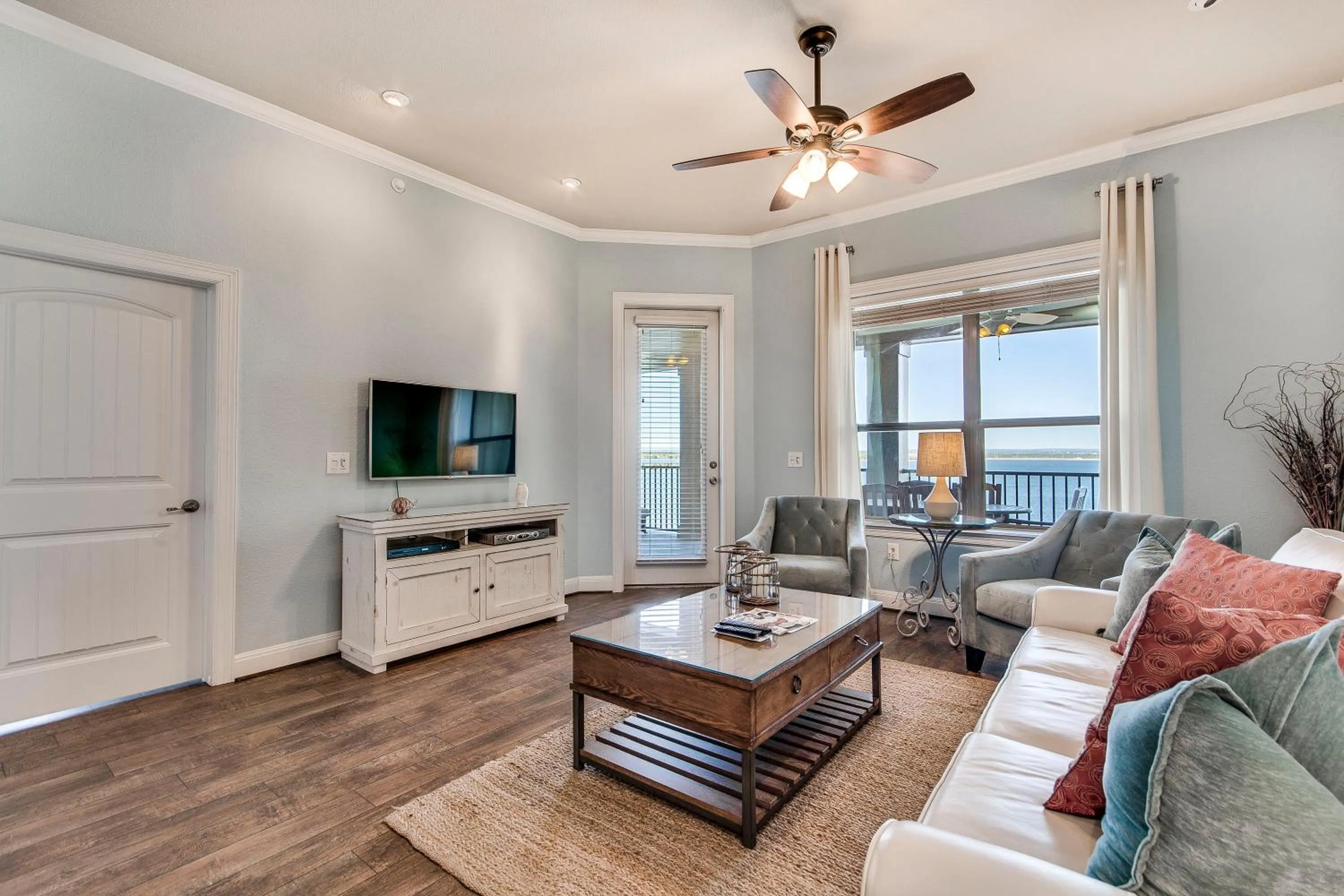 Living room in Horseshoe Bay Resort