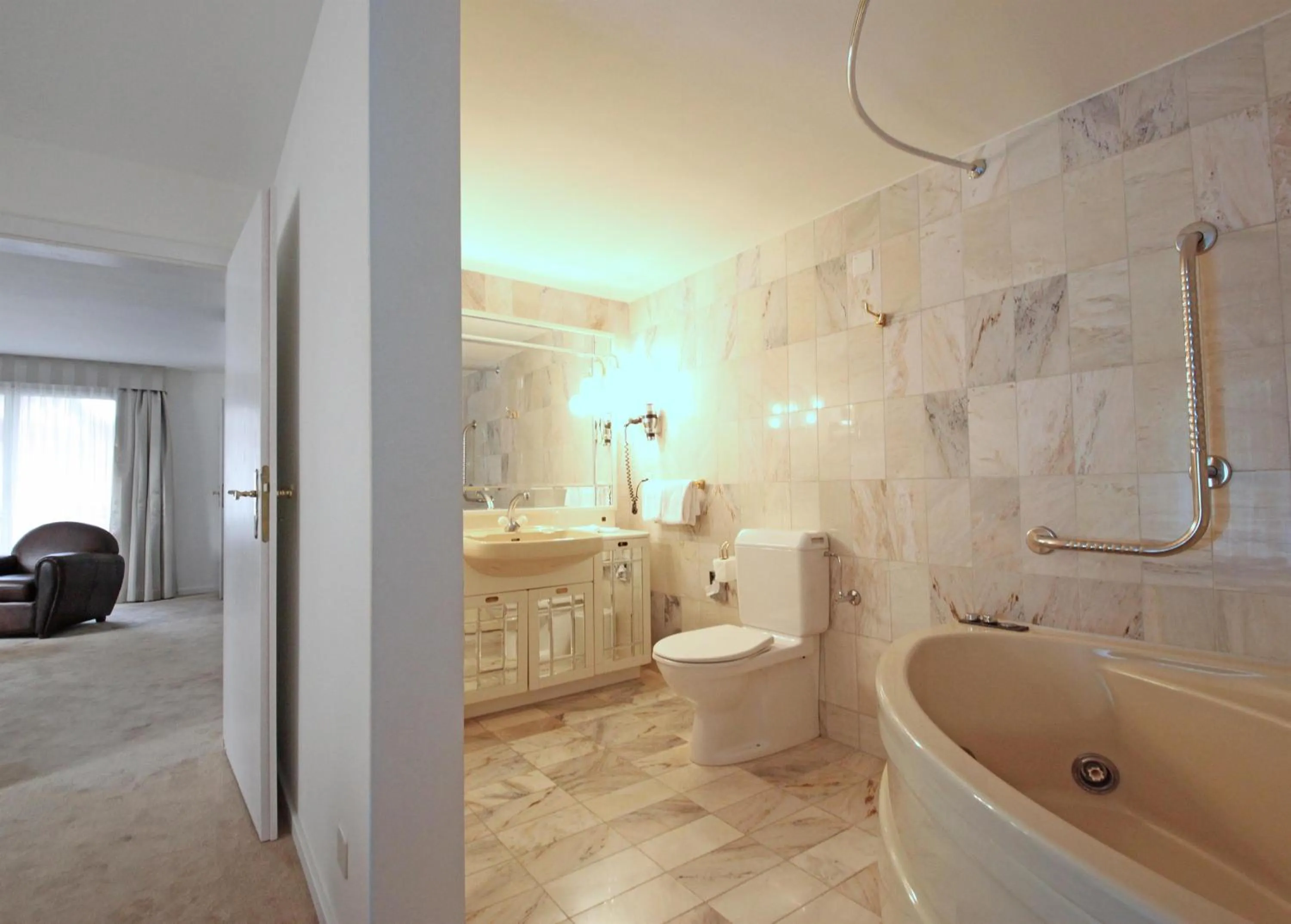 Bathroom in Seminar- & Erlebnishotel RömerTurm