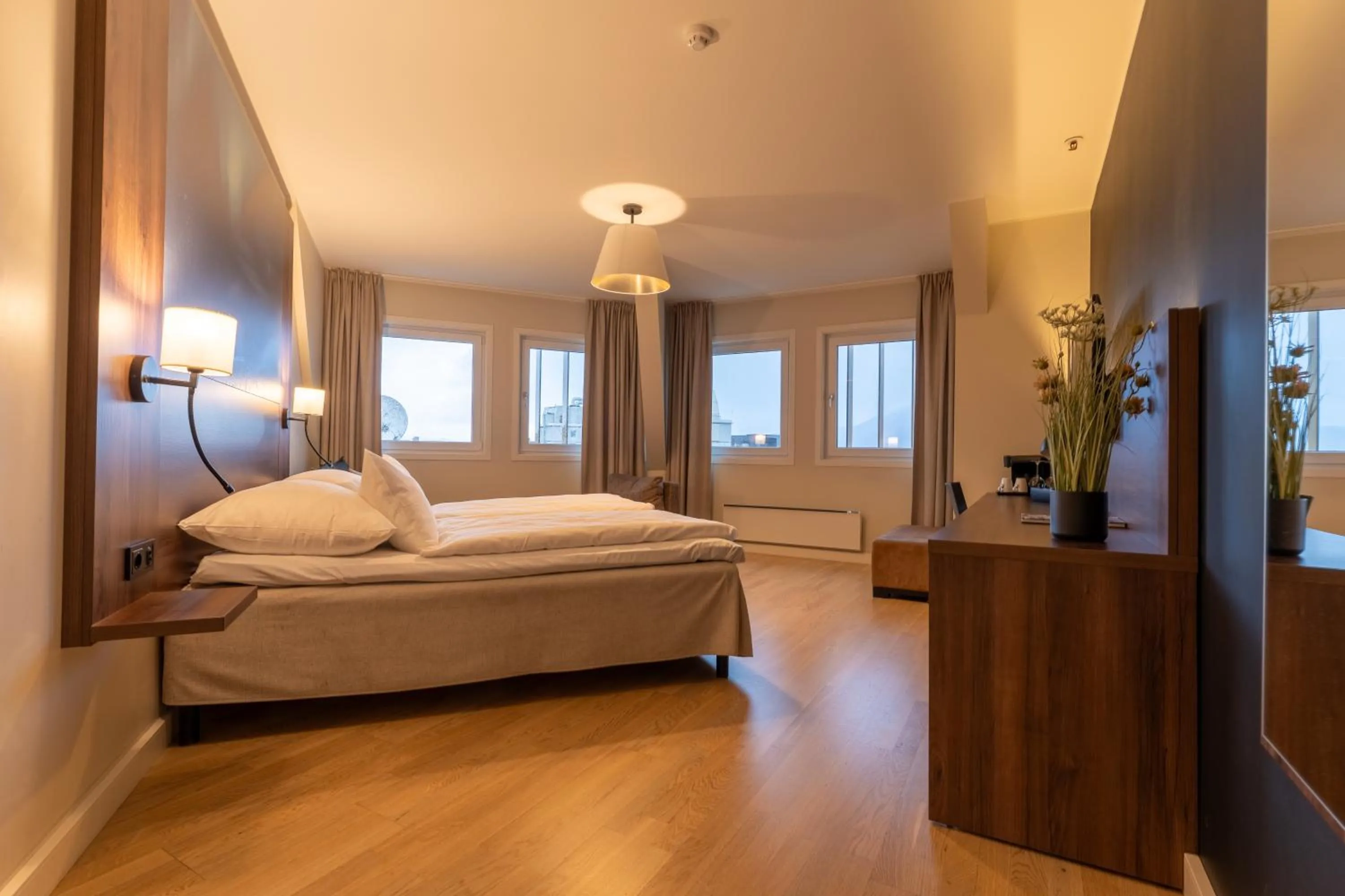 Photo of the whole room, Bed in Quality Hotel Saga