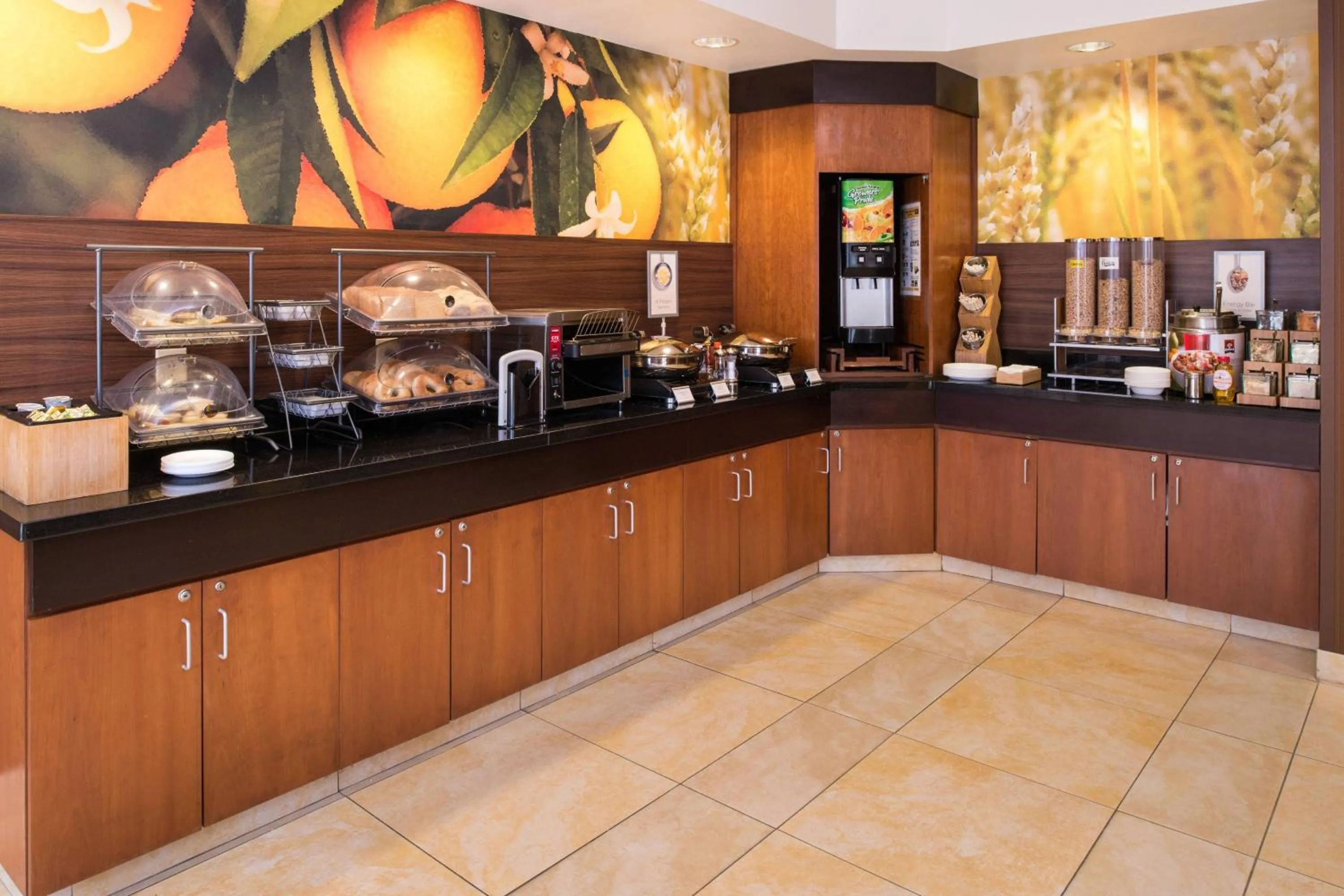 Breakfast in Fairfield Inn and Suites by Marriott San Antonio Northeast / Schertz / RAFB