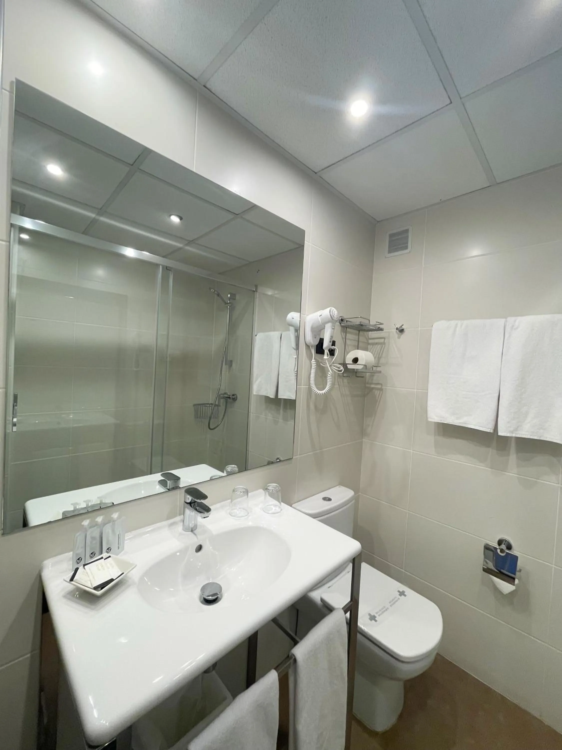 Bathroom in SM Hotel Sant Antoni