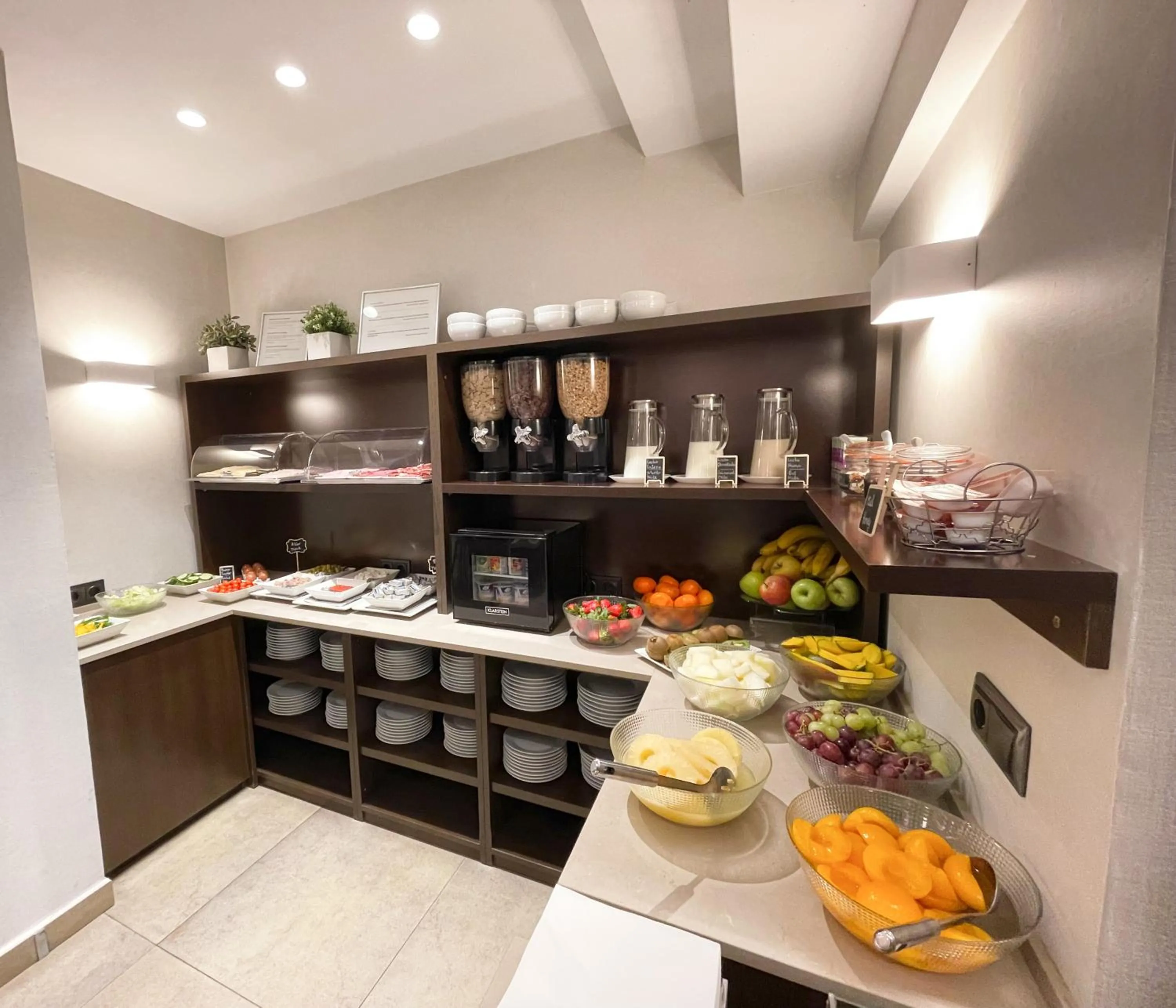 Buffet breakfast in SM Hotel Sant Antoni