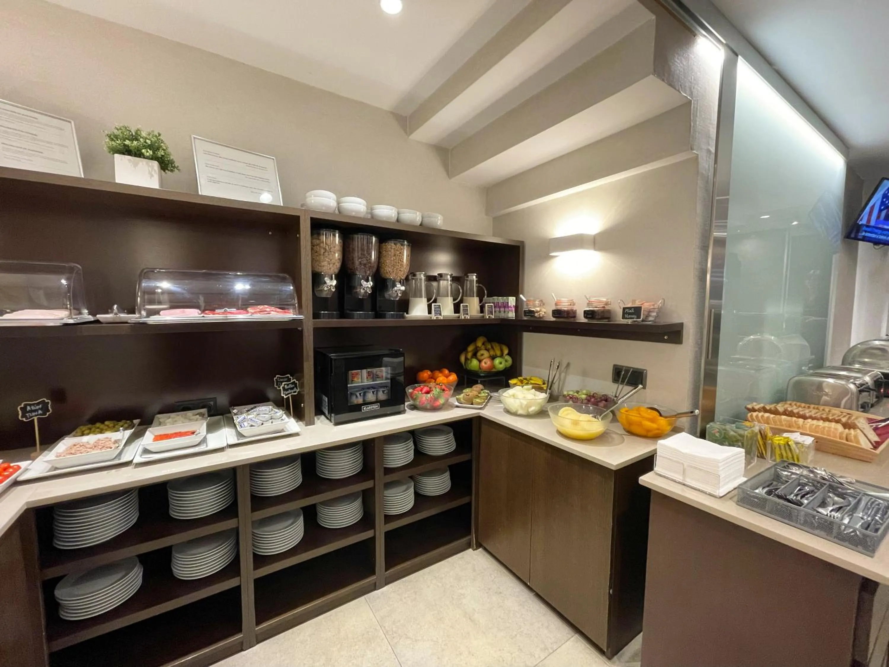 Buffet breakfast in SM Hotel Sant Antoni