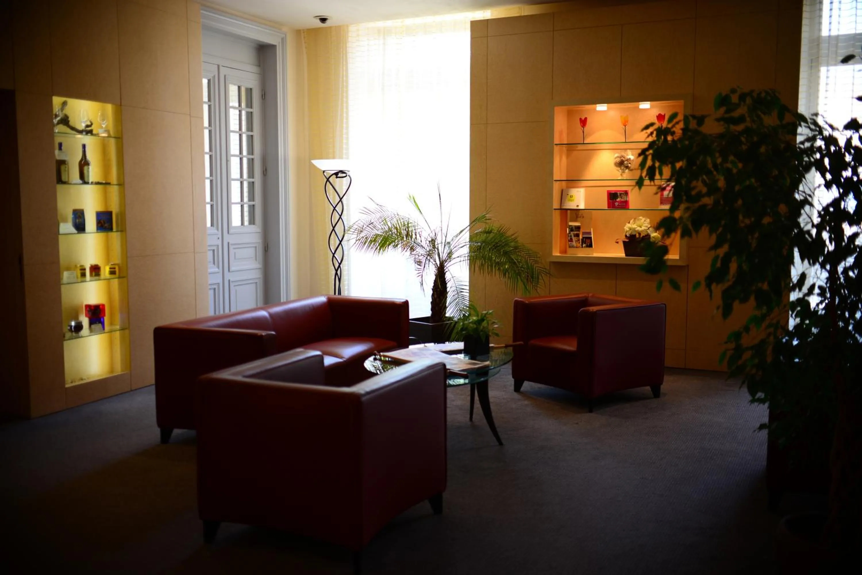Lobby or reception in Logis Grand Hôtel Des Bains