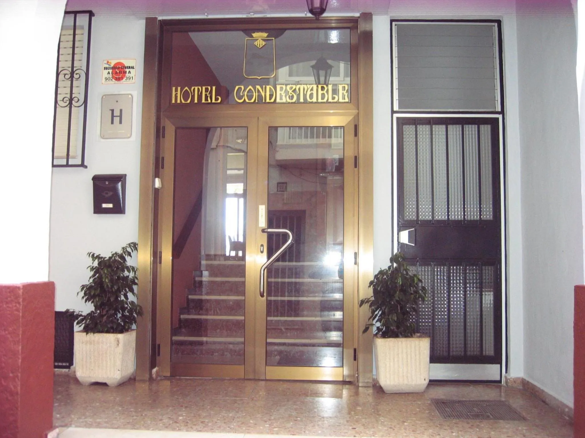 Facade/entrance in Hotel Condestable