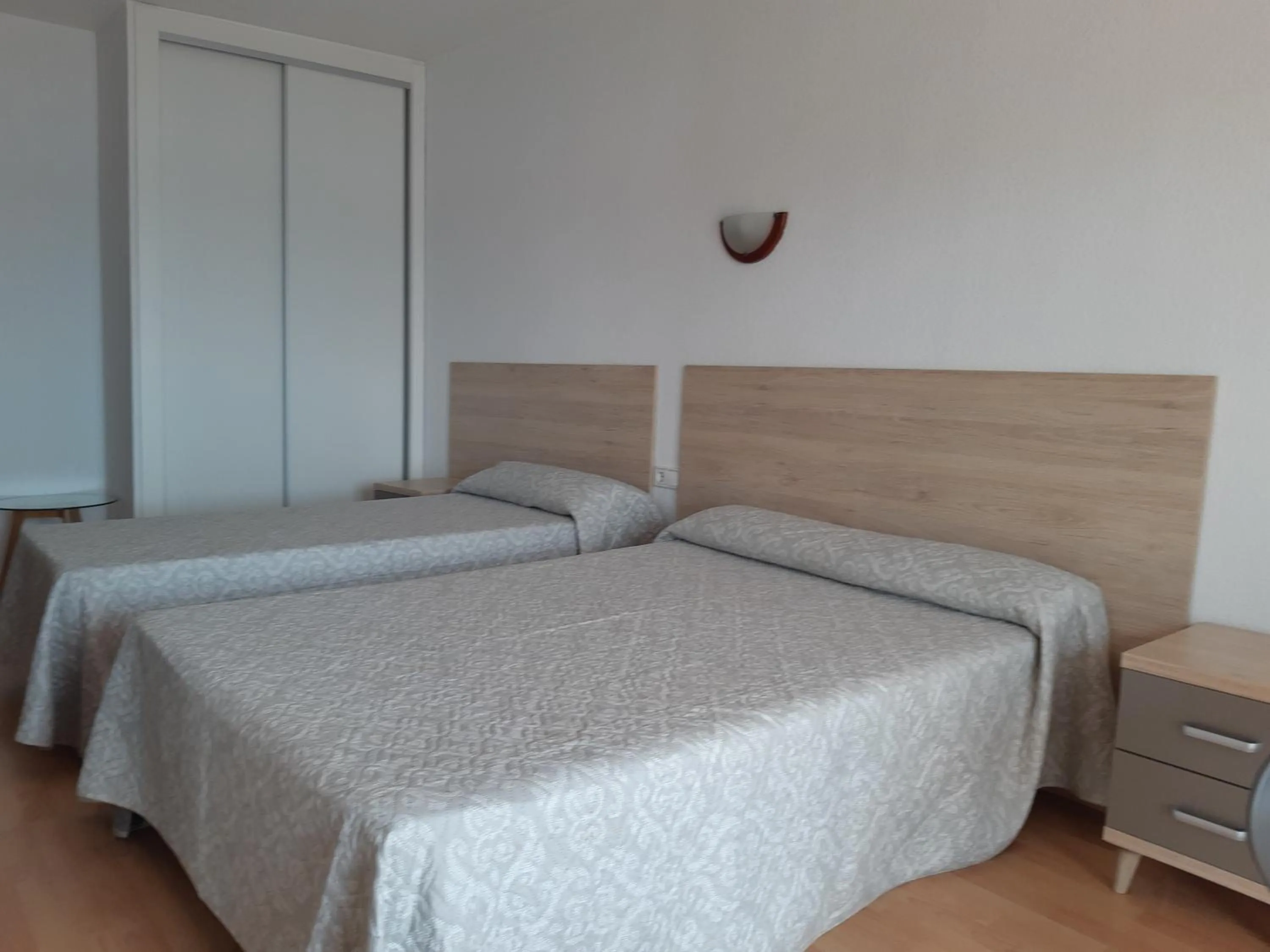 Photo of the whole room in Hotel Condestable