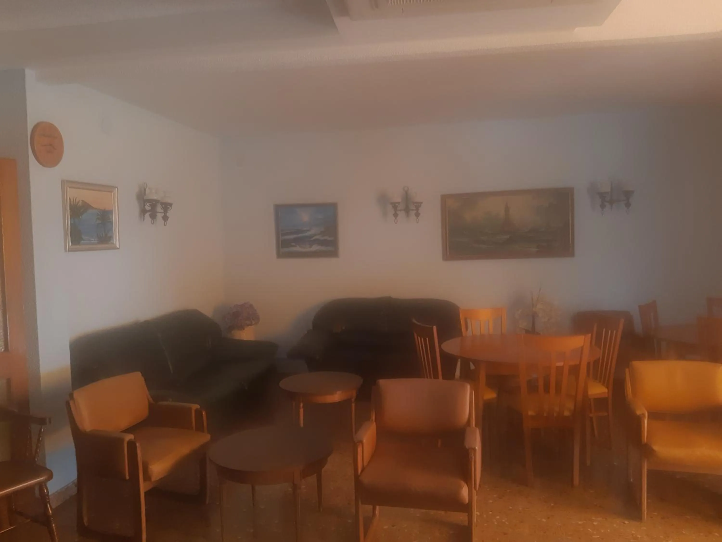 Communal lounge/ TV room in Hotel Condestable