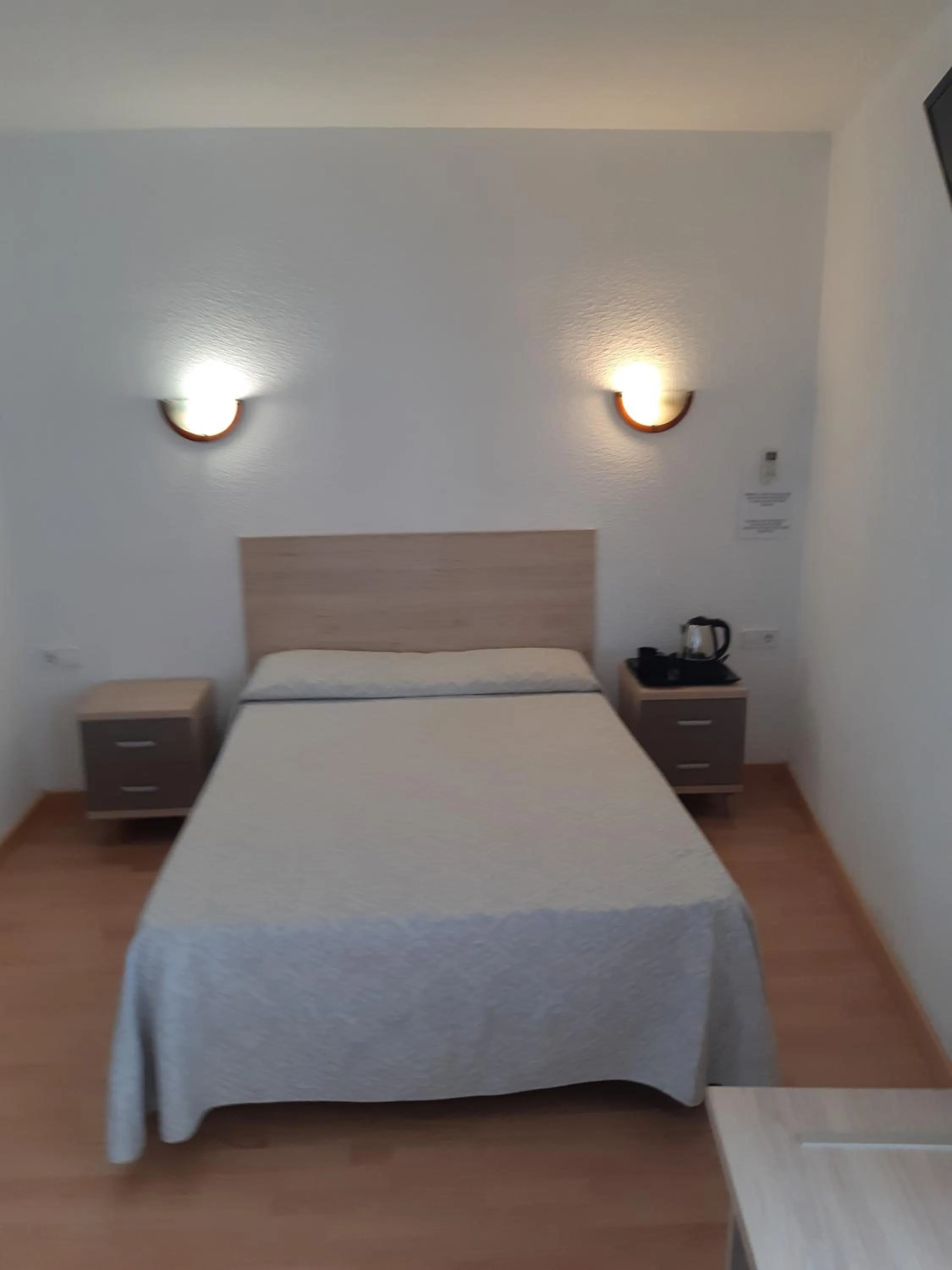 Photo of the whole room in Hotel Condestable