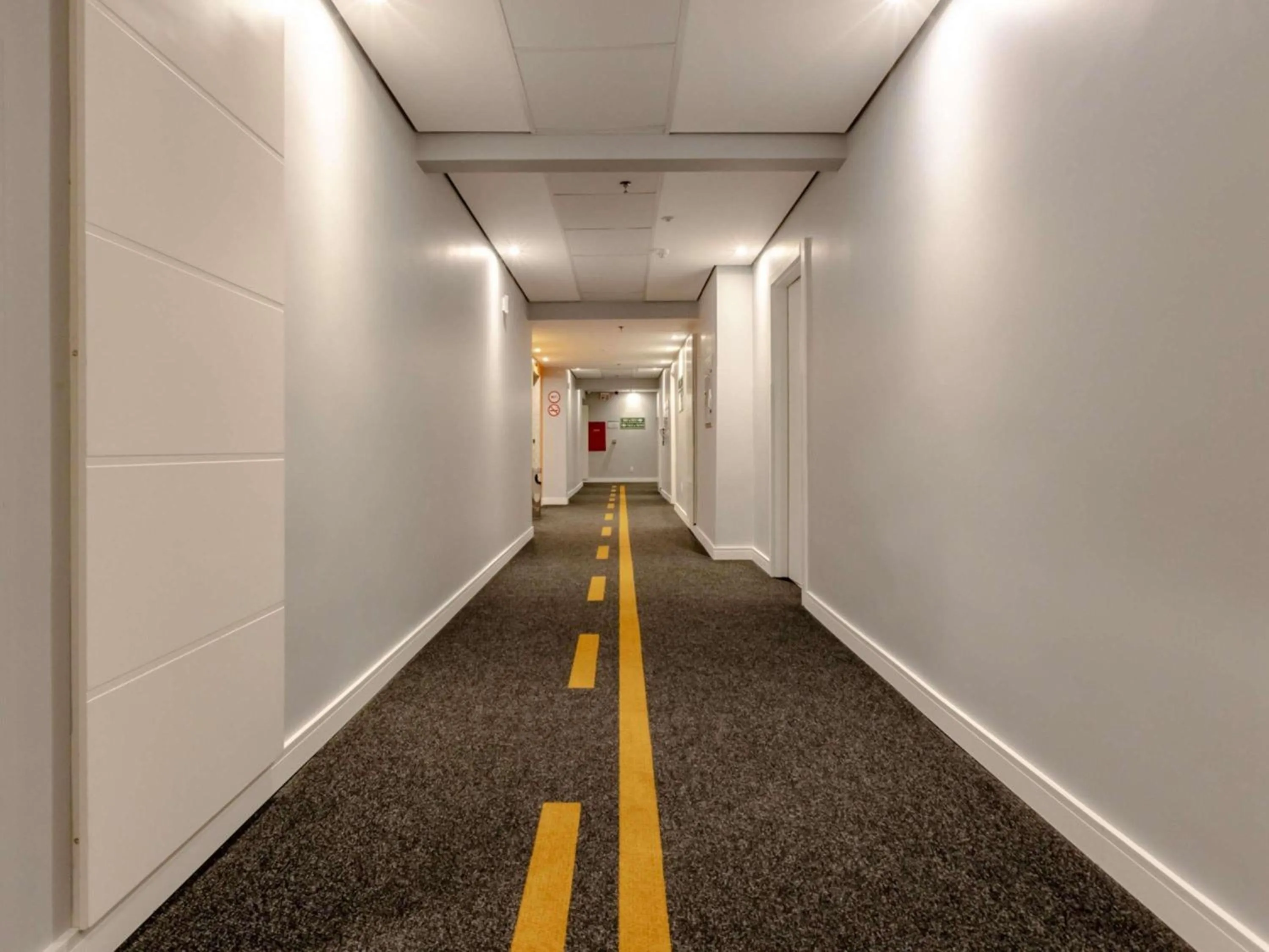 Bedroom in Ibis Styles Balneário Camboriú - 1 Quadra do Mar