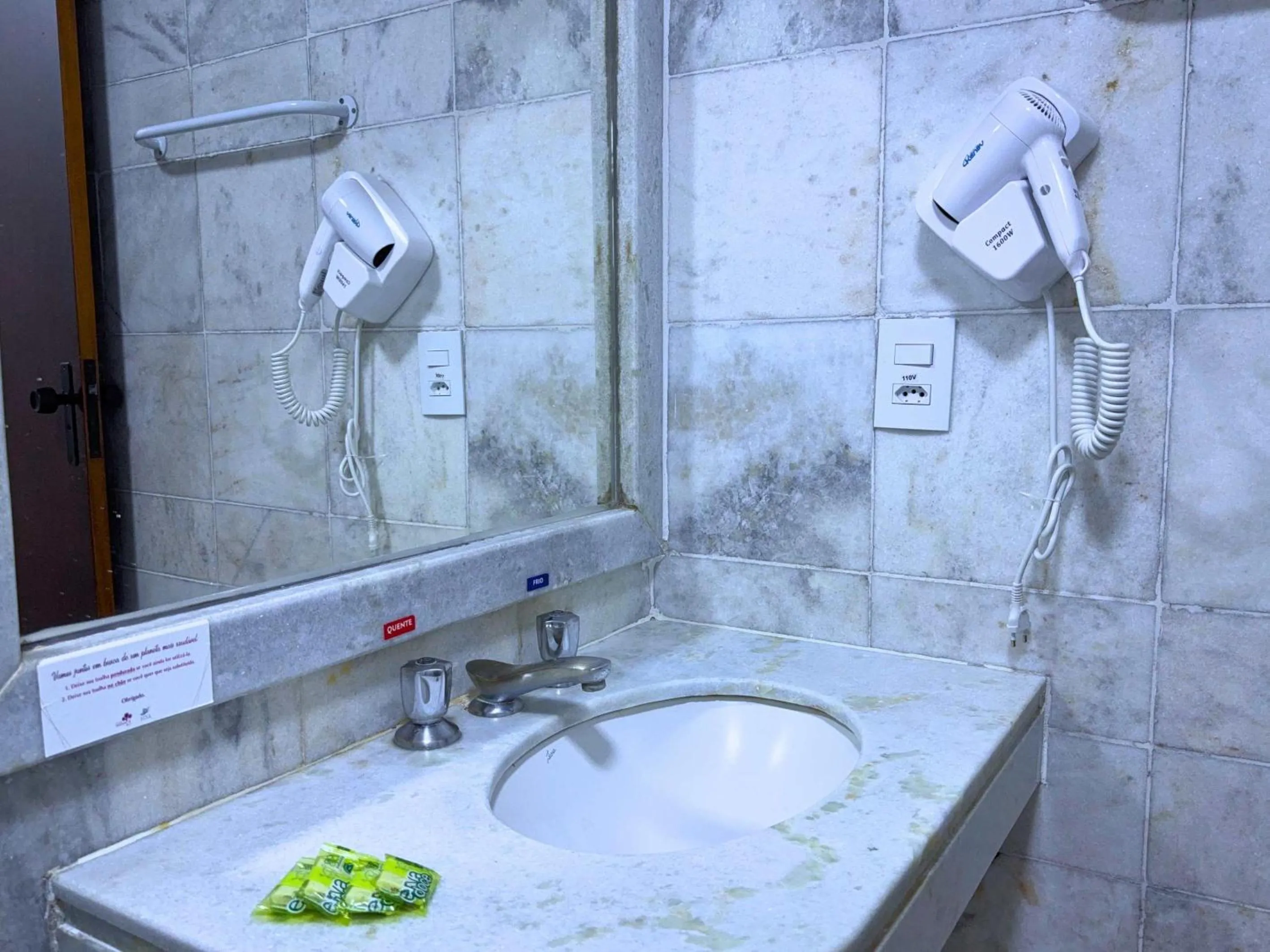 Bathroom in Manacá Hotel