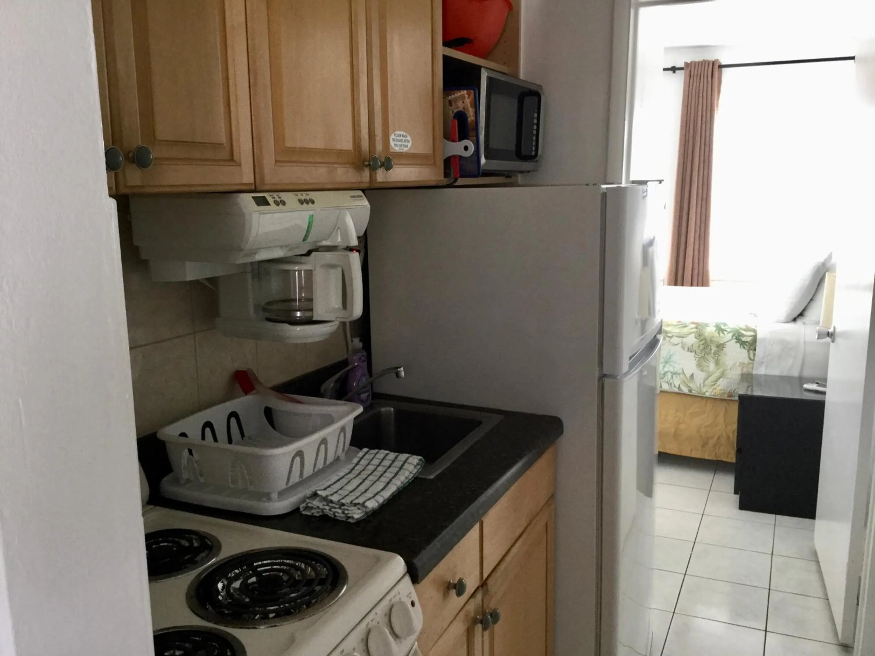 Kitchen or kitchenette in Breakaway Inn Guest House