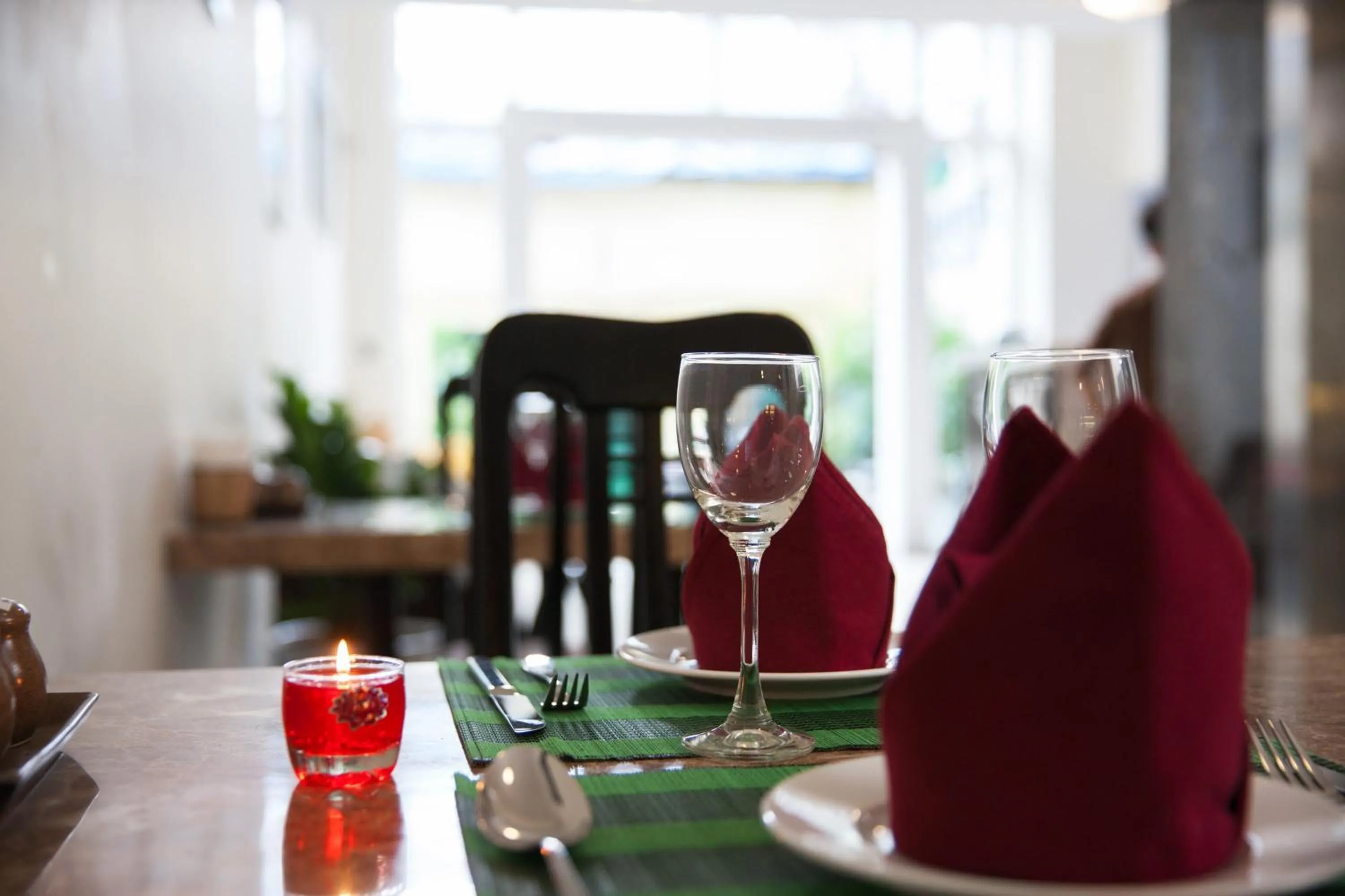 Restaurant/places to eat in Serenity Villa Hotel