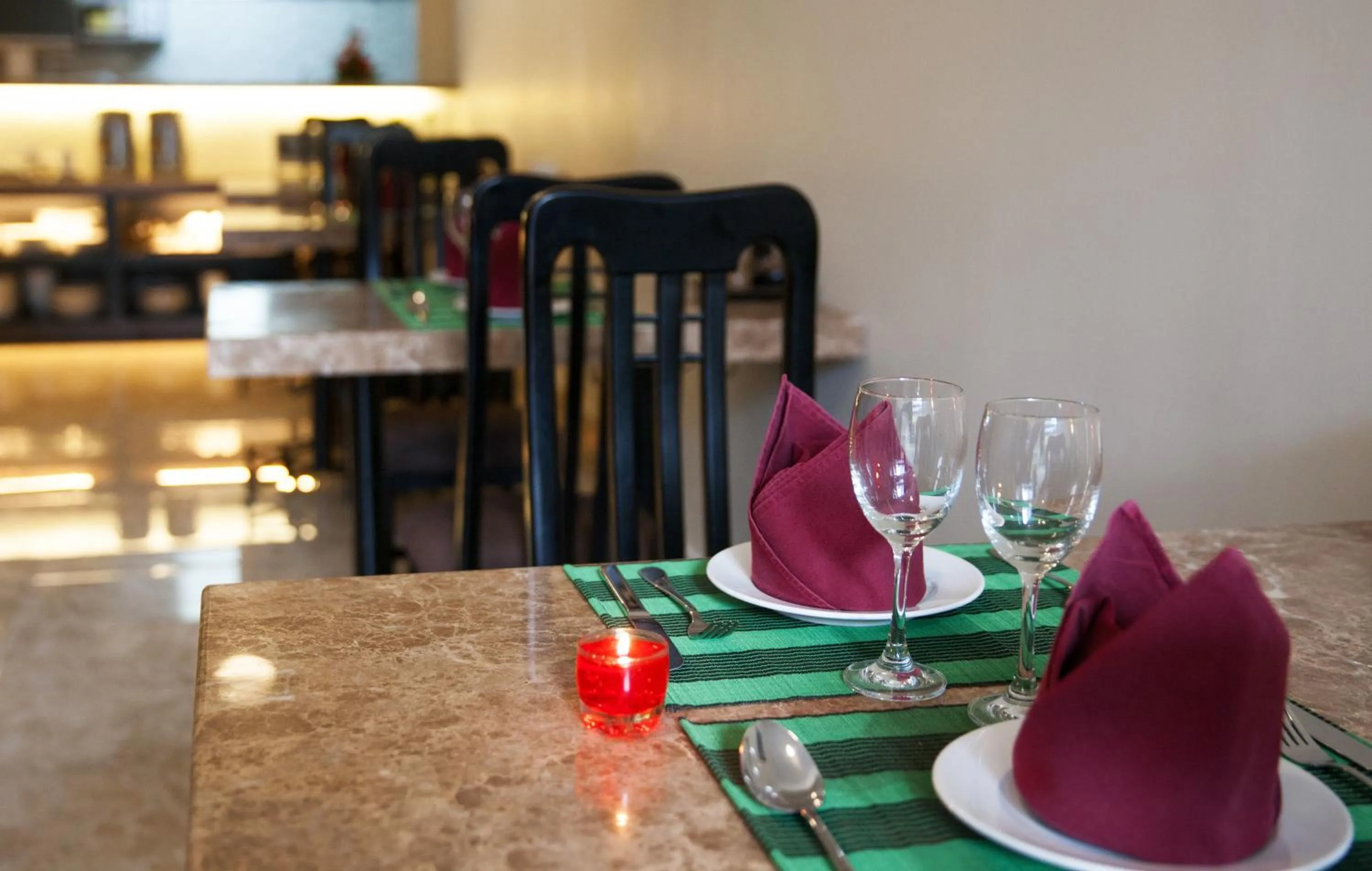 Restaurant/places to eat in Serenity Villa Hotel