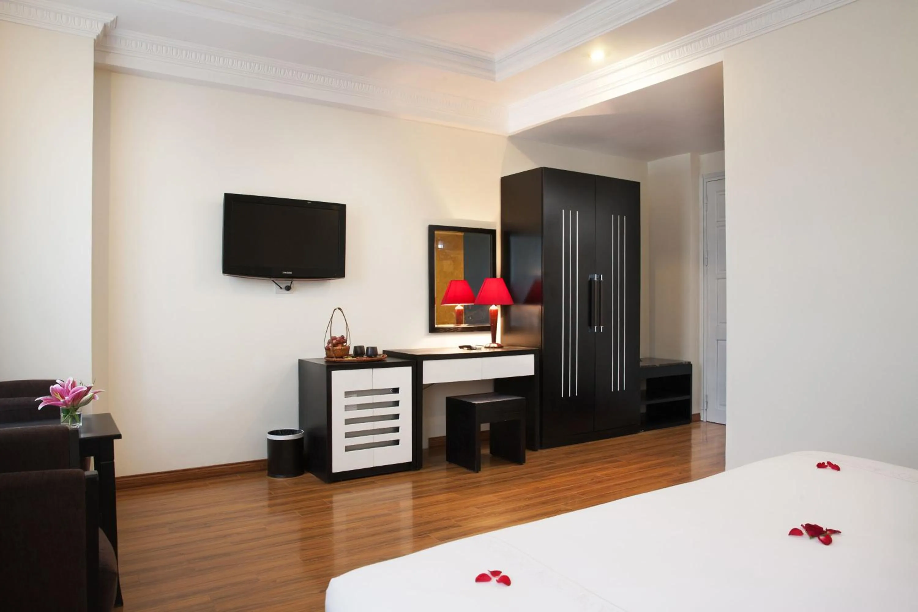 bunk bed, Bed in Serenity Villa Hotel