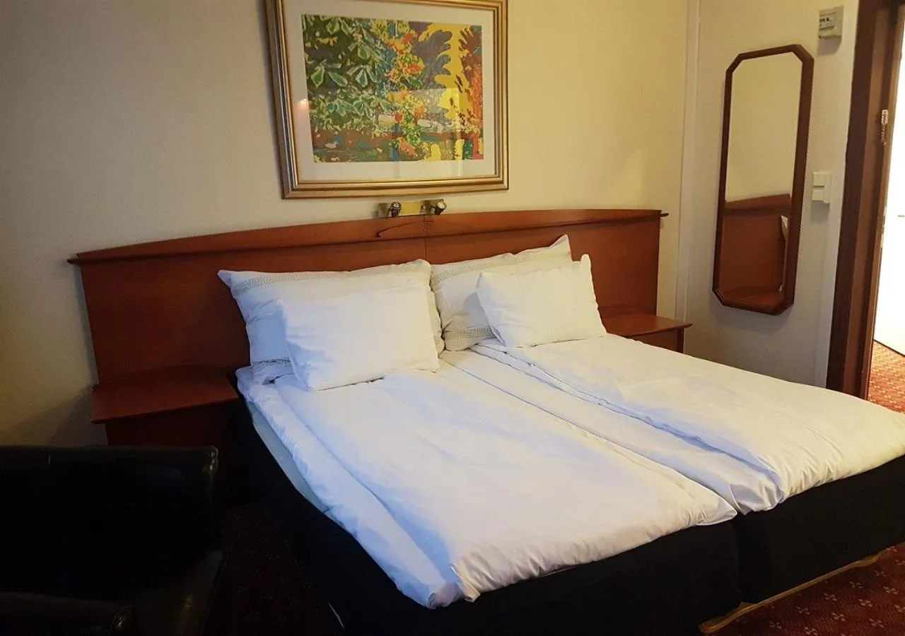 Bed in Chesterfield Hotel