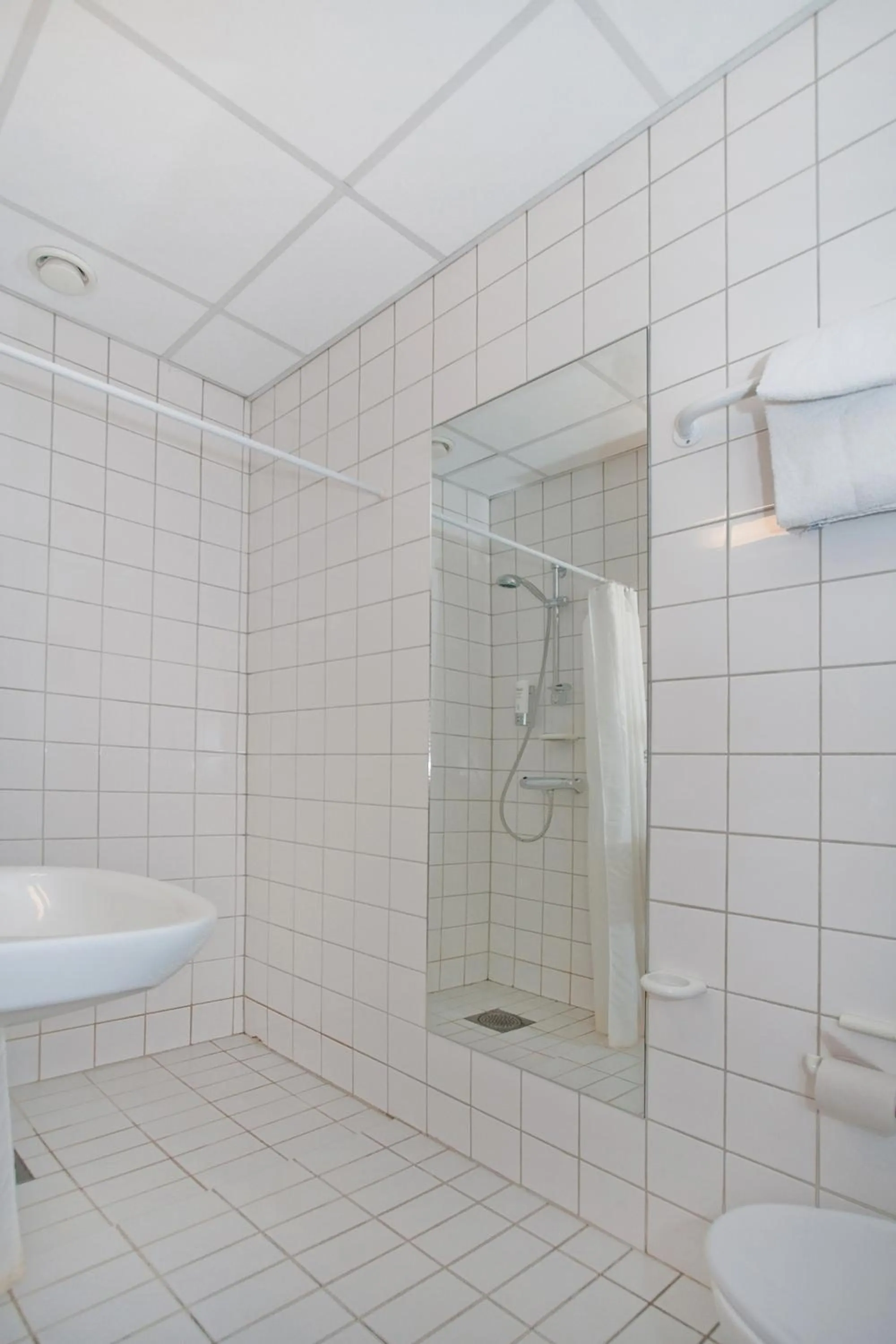 Bathroom in Chesterfield Hotel