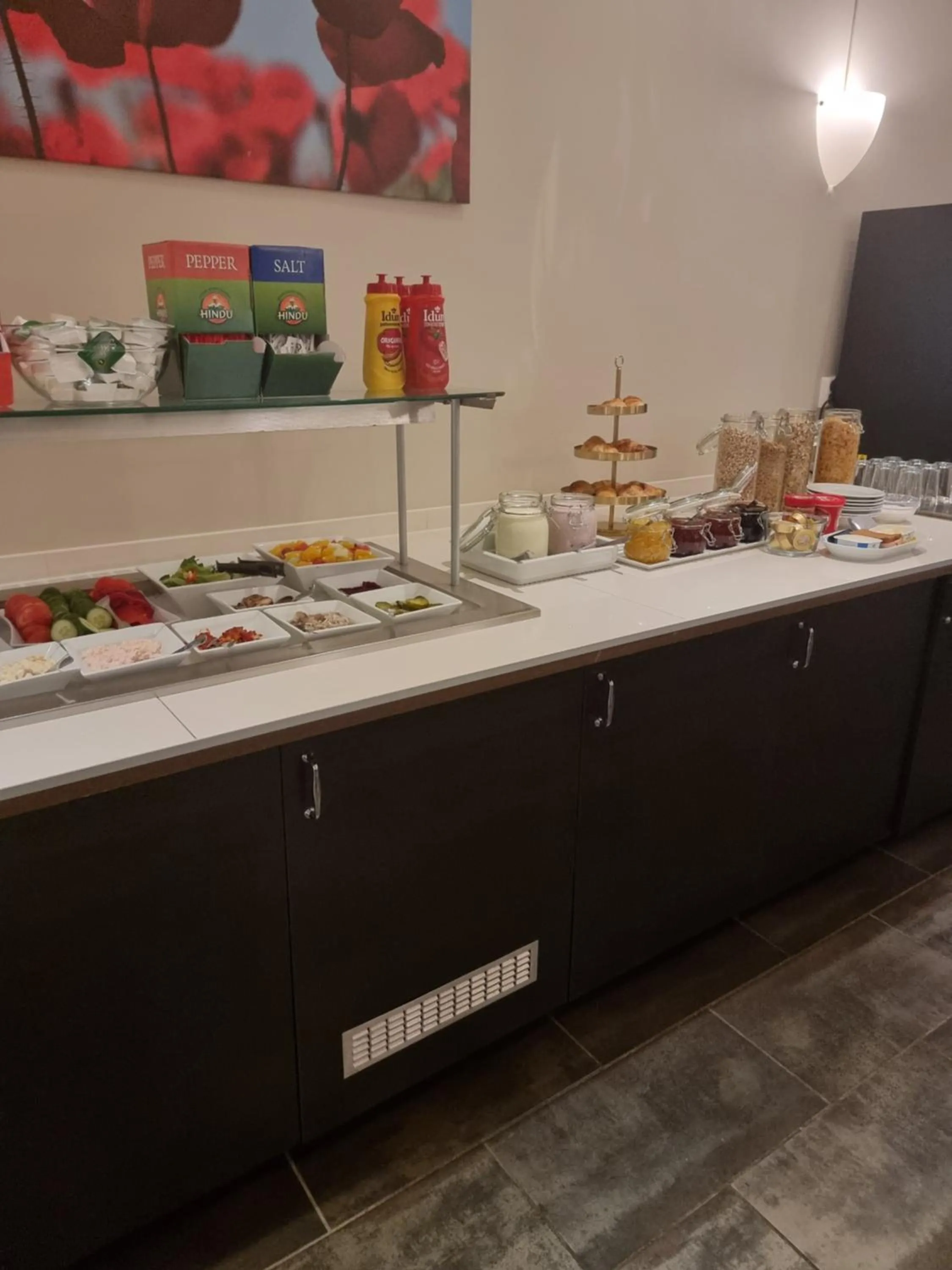 Buffet breakfast in Chesterfield Hotel