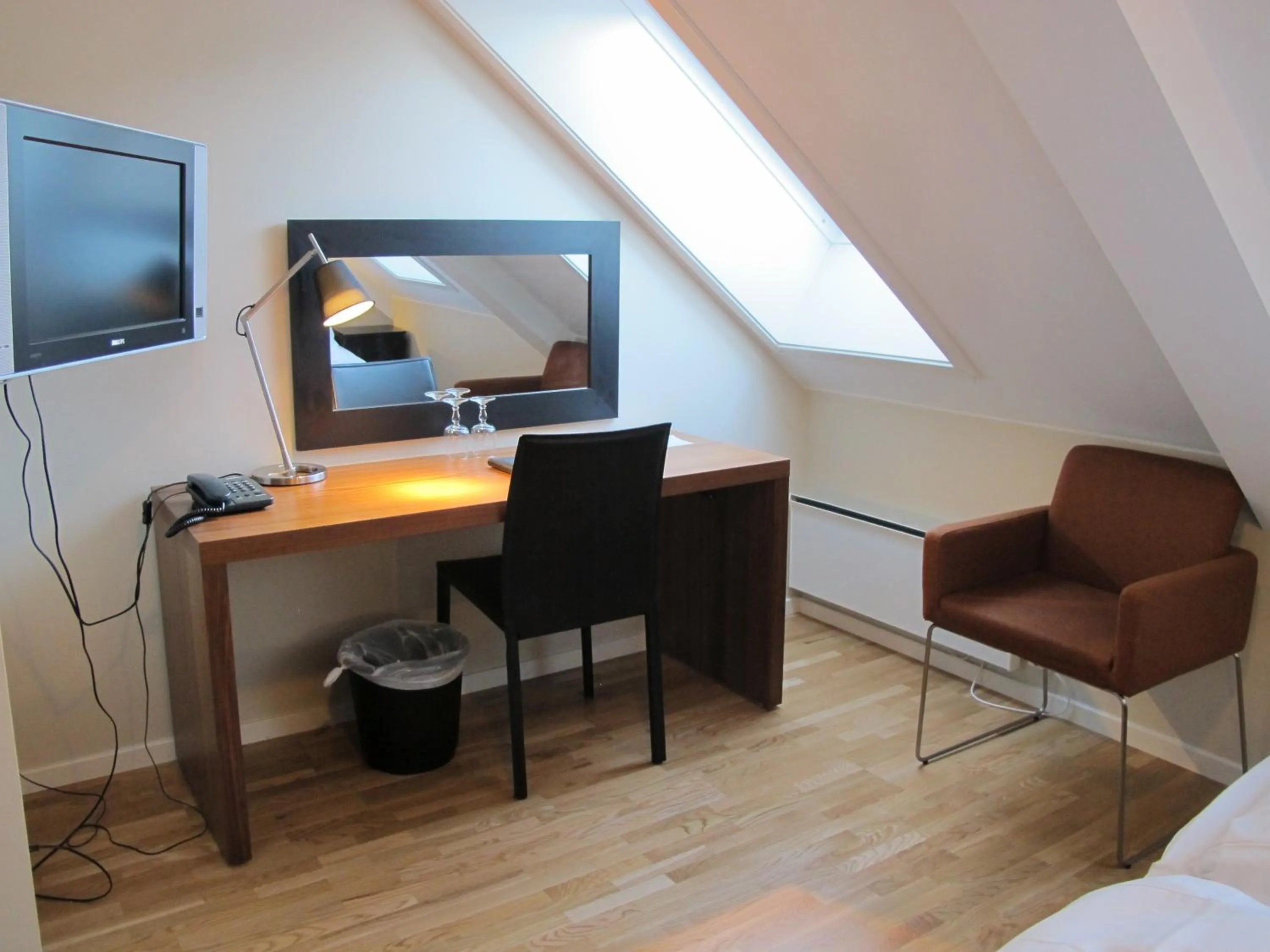 TV and multimedia in Chesterfield Hotel