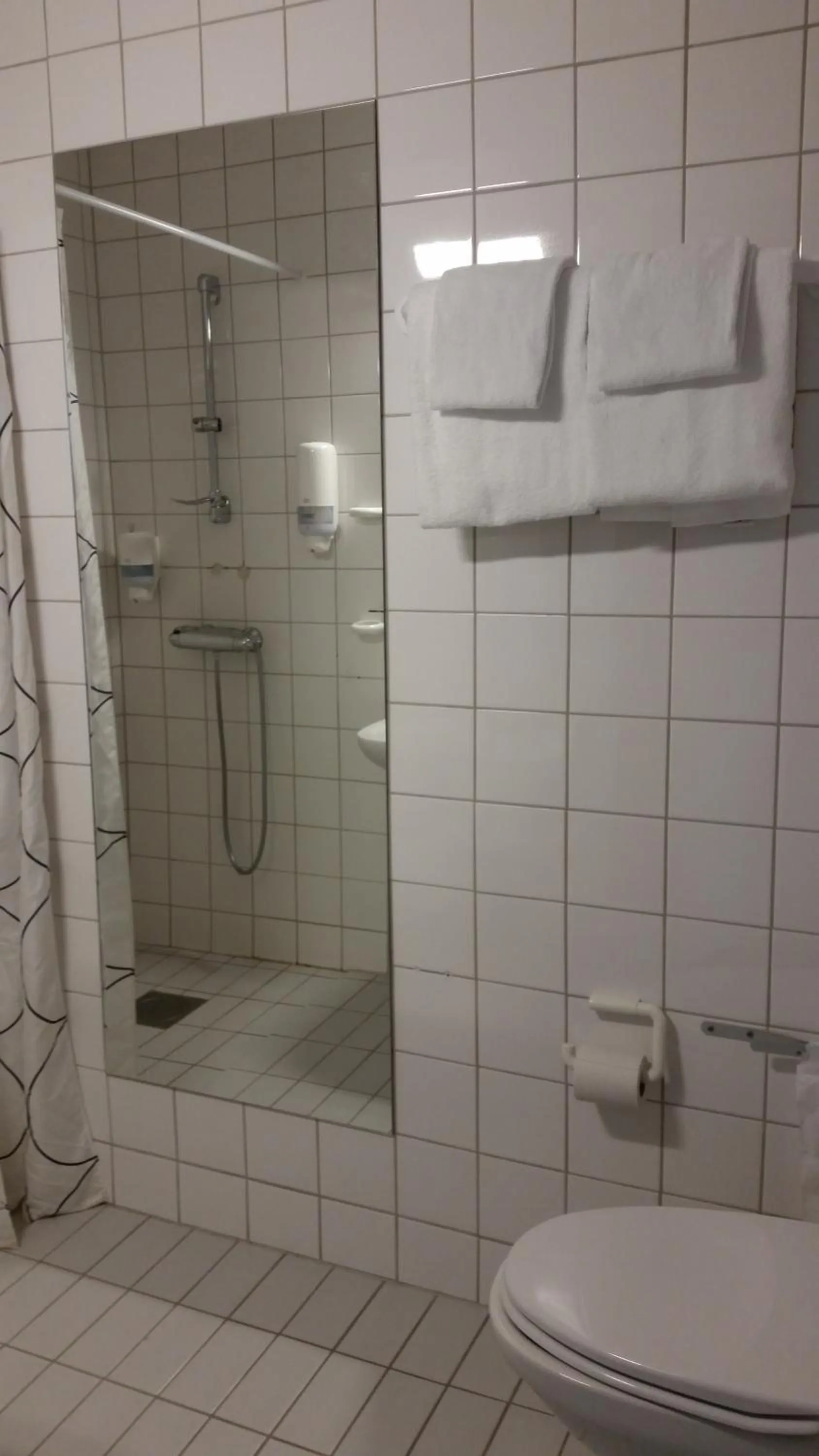 Bathroom in Chesterfield Hotel