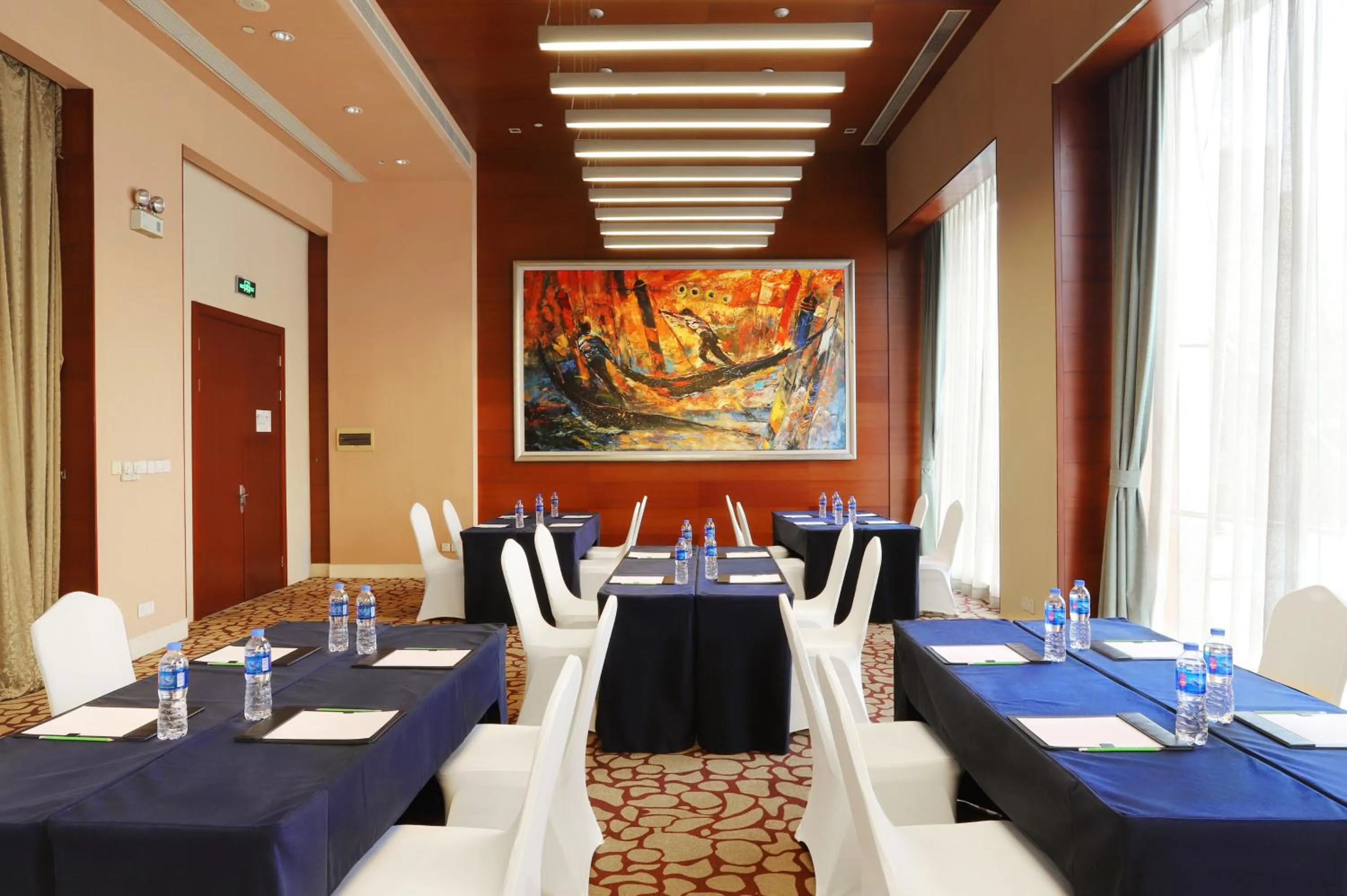 Meeting/conference room in Holiday Inn Shanghai Pudong Nanpu by IHG