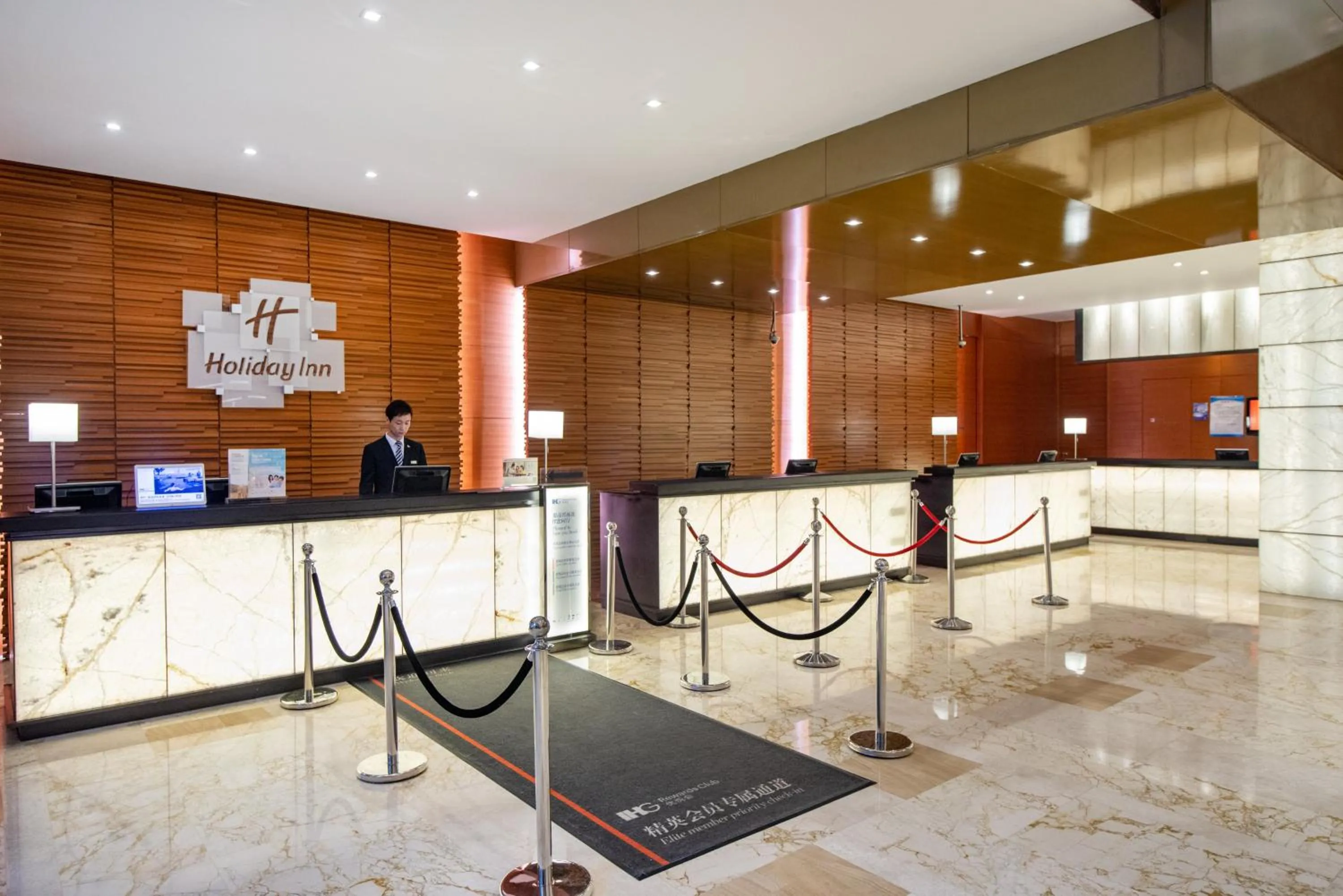Property building in Crowne Plaza Shanghai Jinxiu by IHG