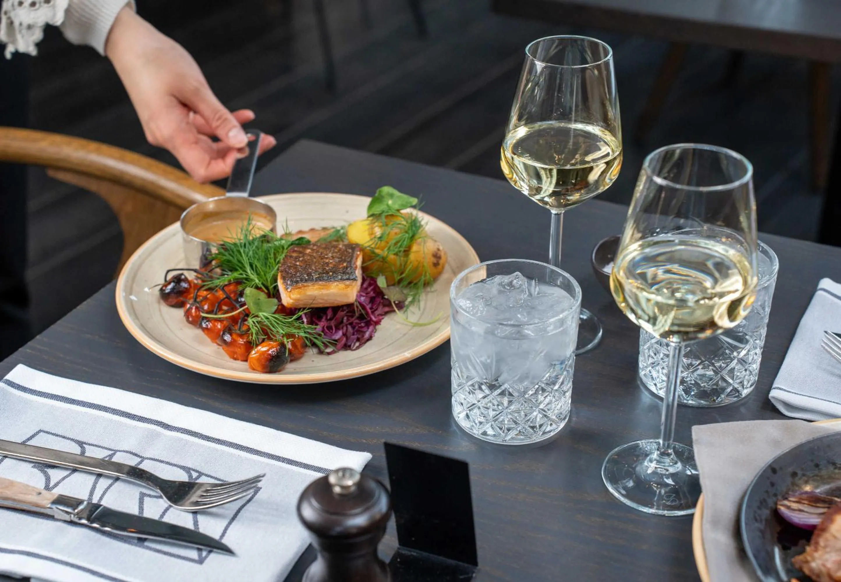 Restaurant/places to eat in Crowne Plaza Shanghai Jinxiu by IHG