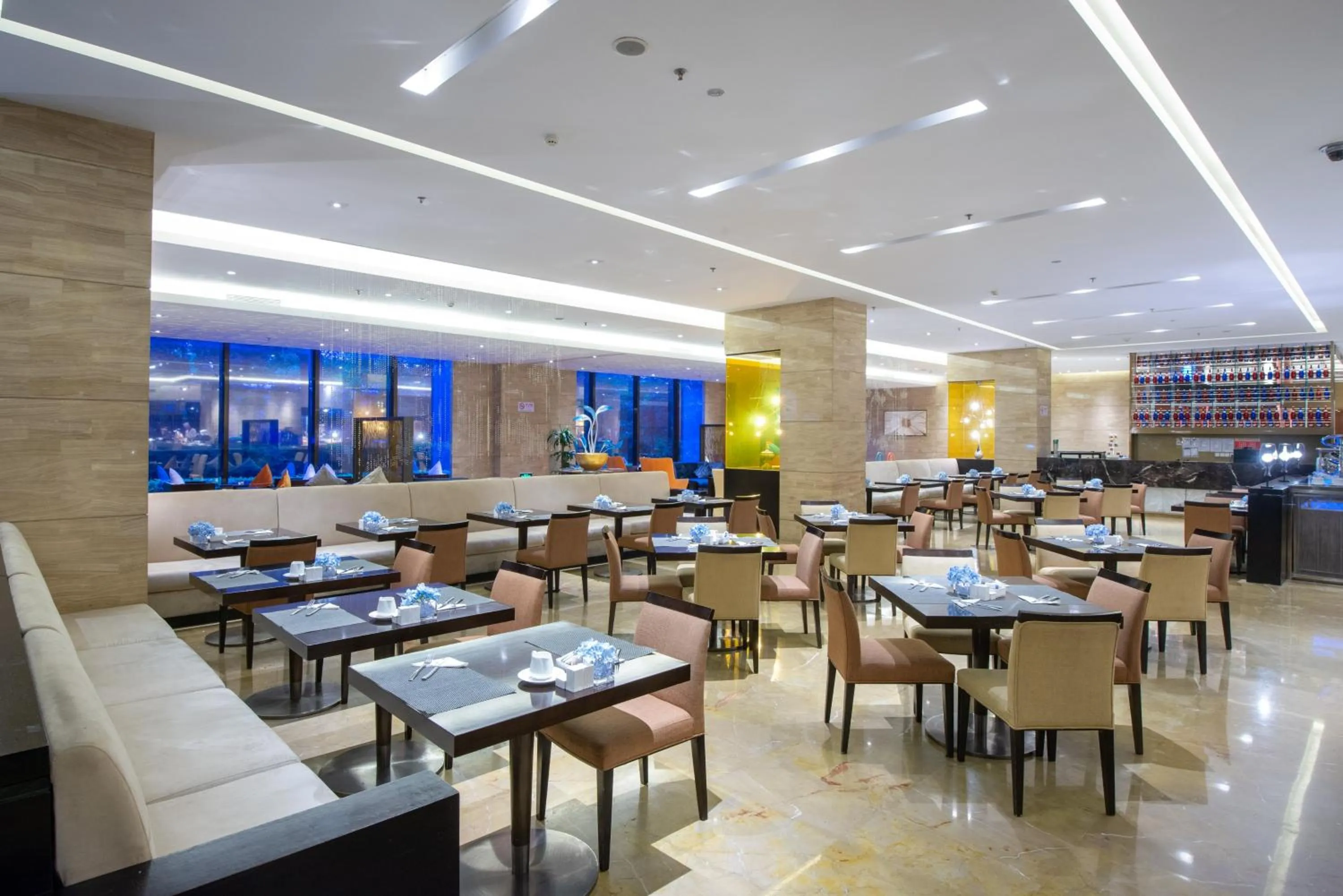 Restaurant/places to eat in Crowne Plaza Shanghai Jinxiu by IHG