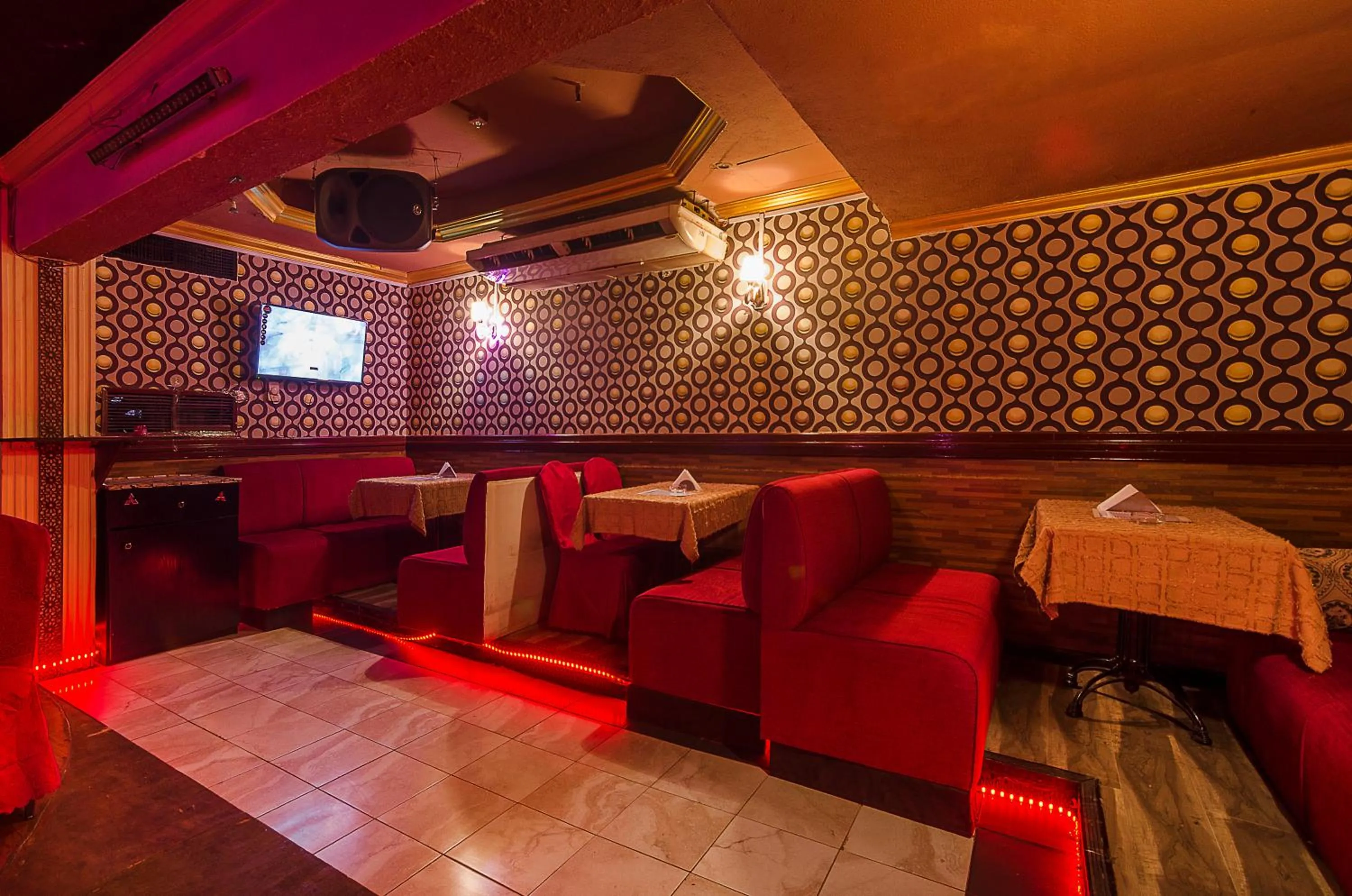 Evening entertainment in Royalton Hotel