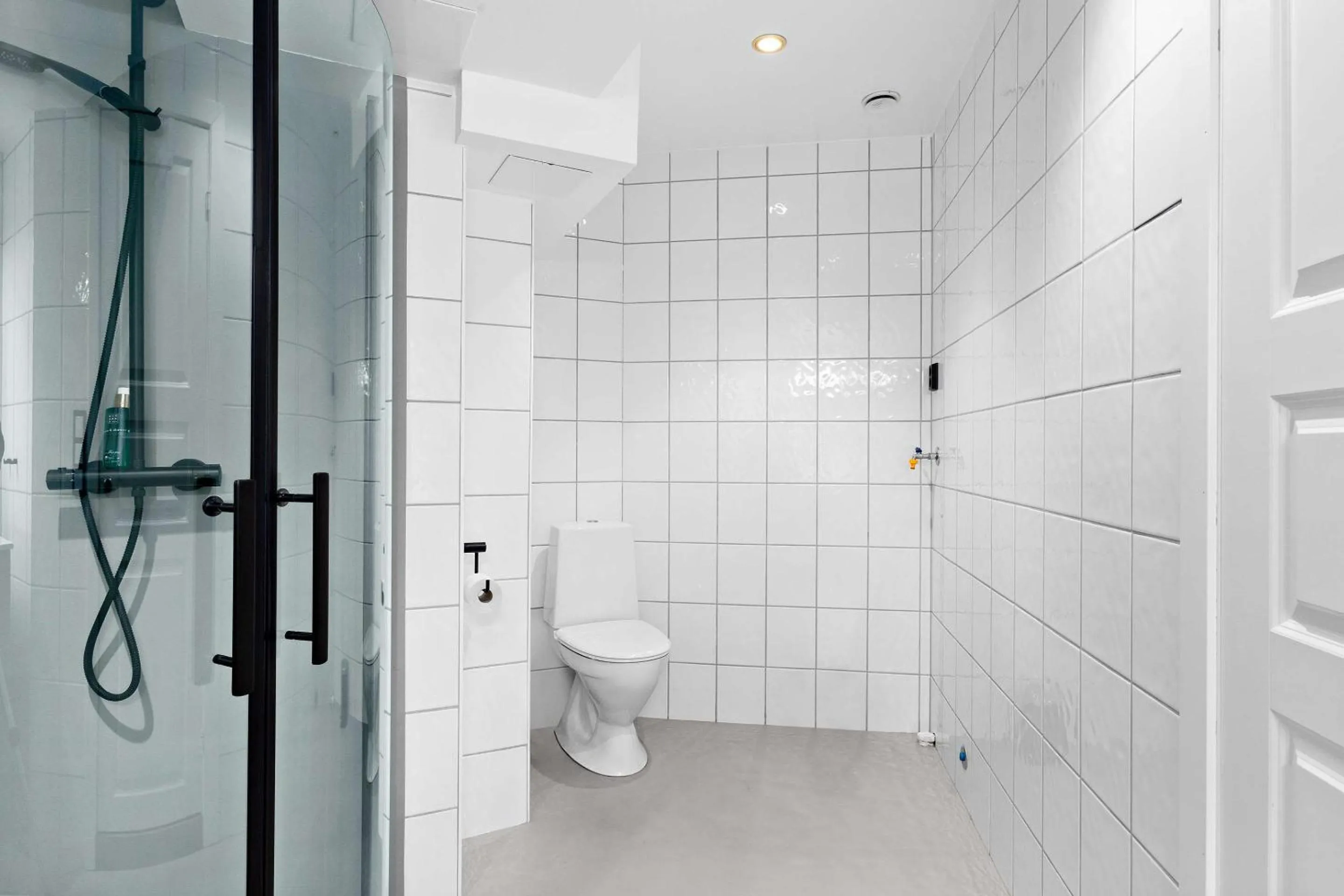 Bathroom in Ole Bull, Best Western Signature Collection