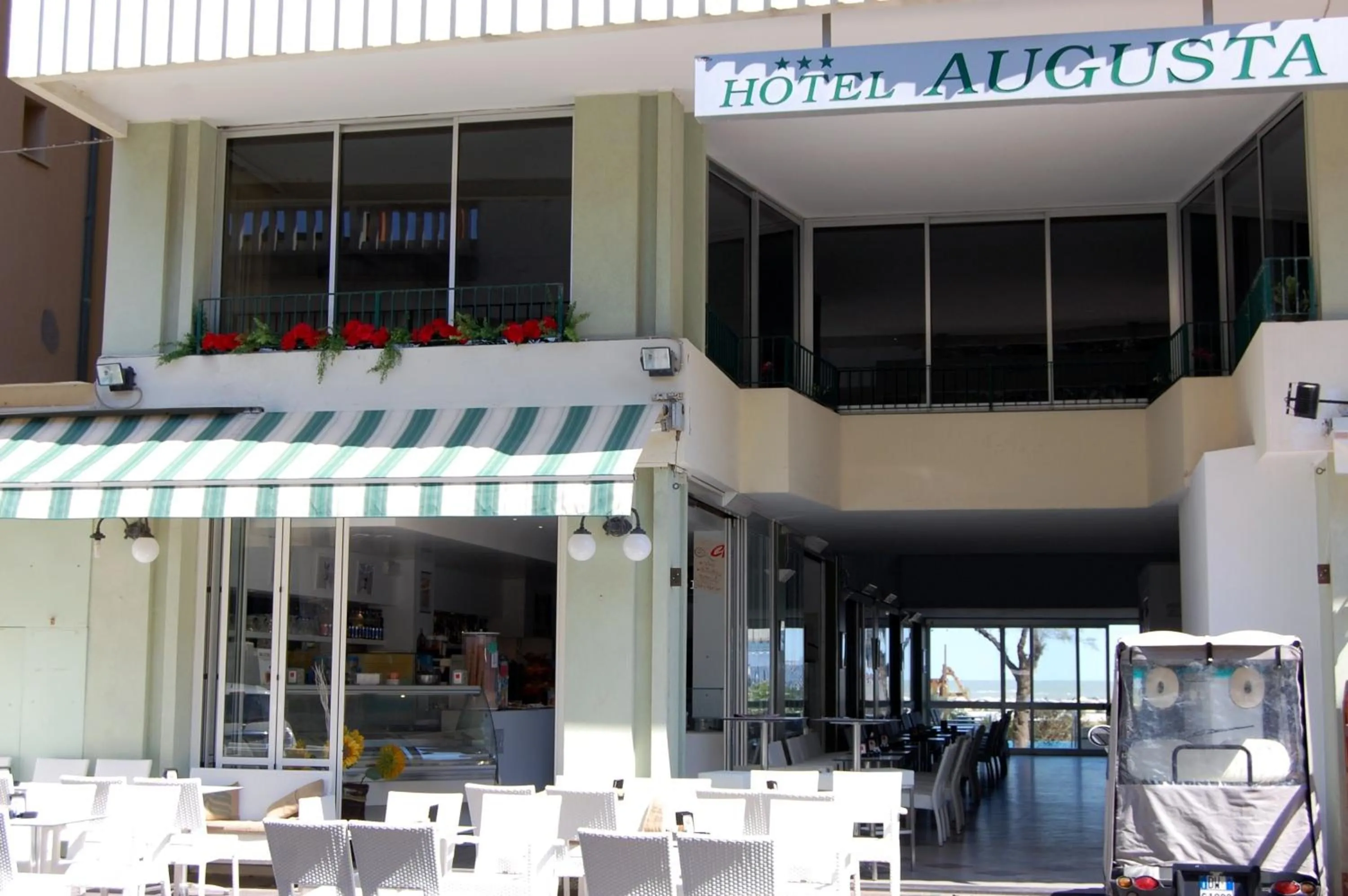 Facade/entrance in Hotel Augusta