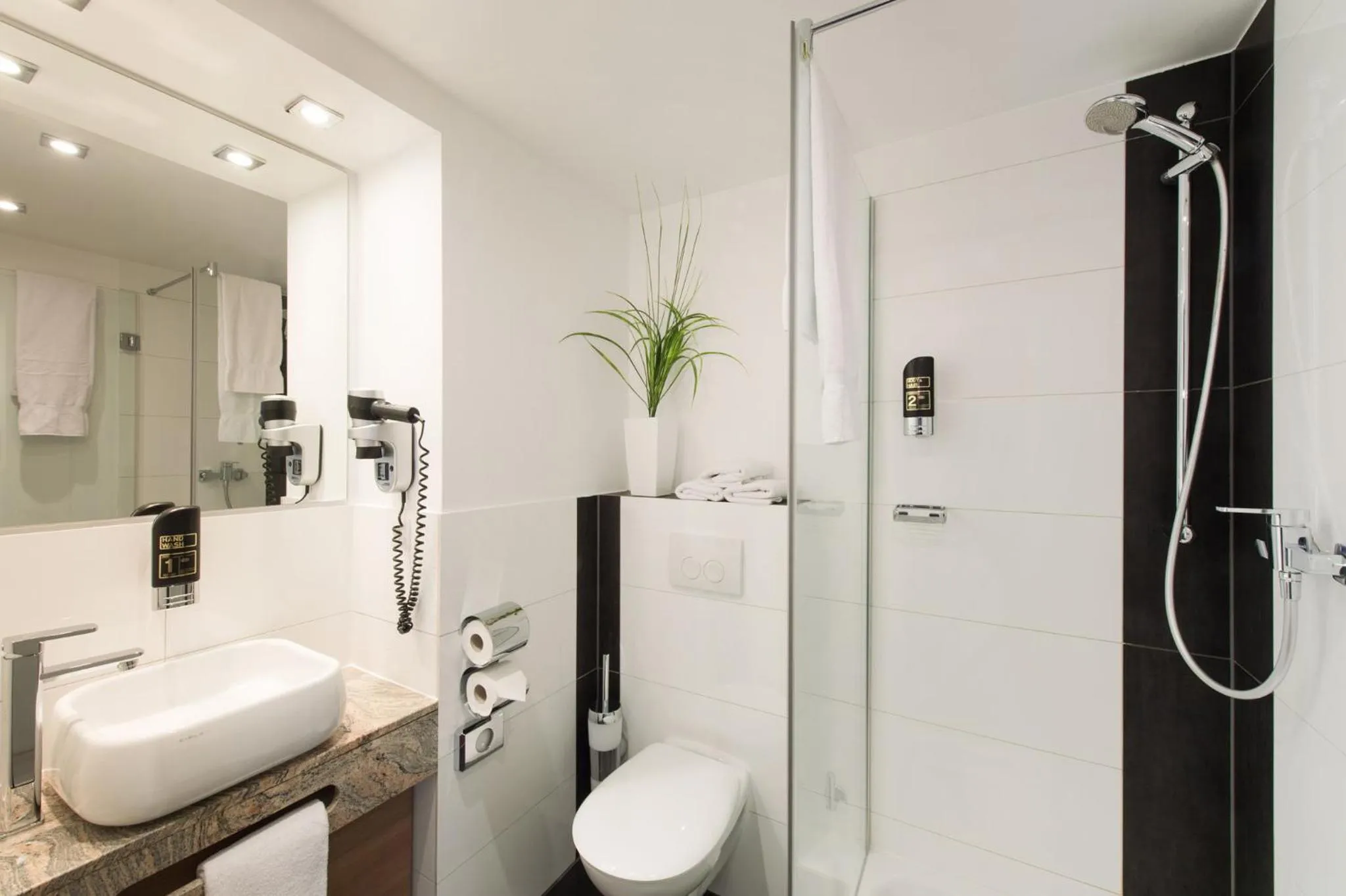 Bathroom in Hotel Mainstation