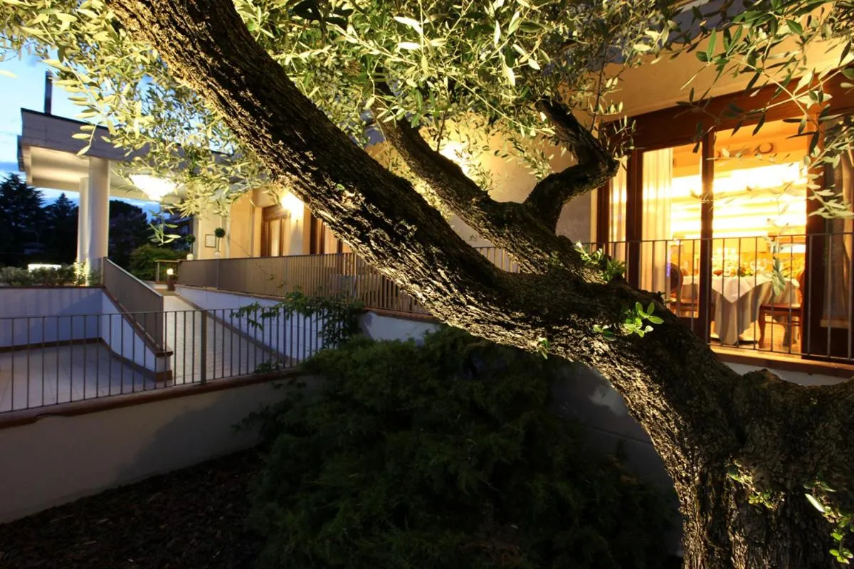Facade/entrance in Albergo Ristorante Belvedere
