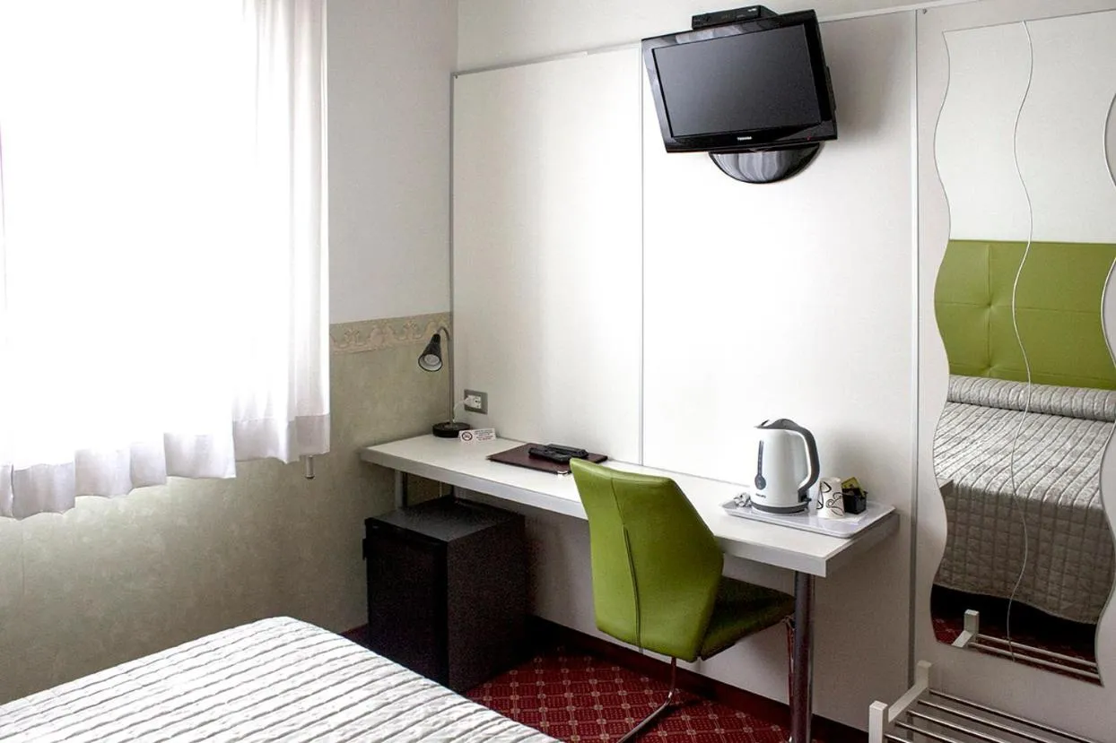 TV and multimedia, Bed in Albergo Ristorante Belvedere