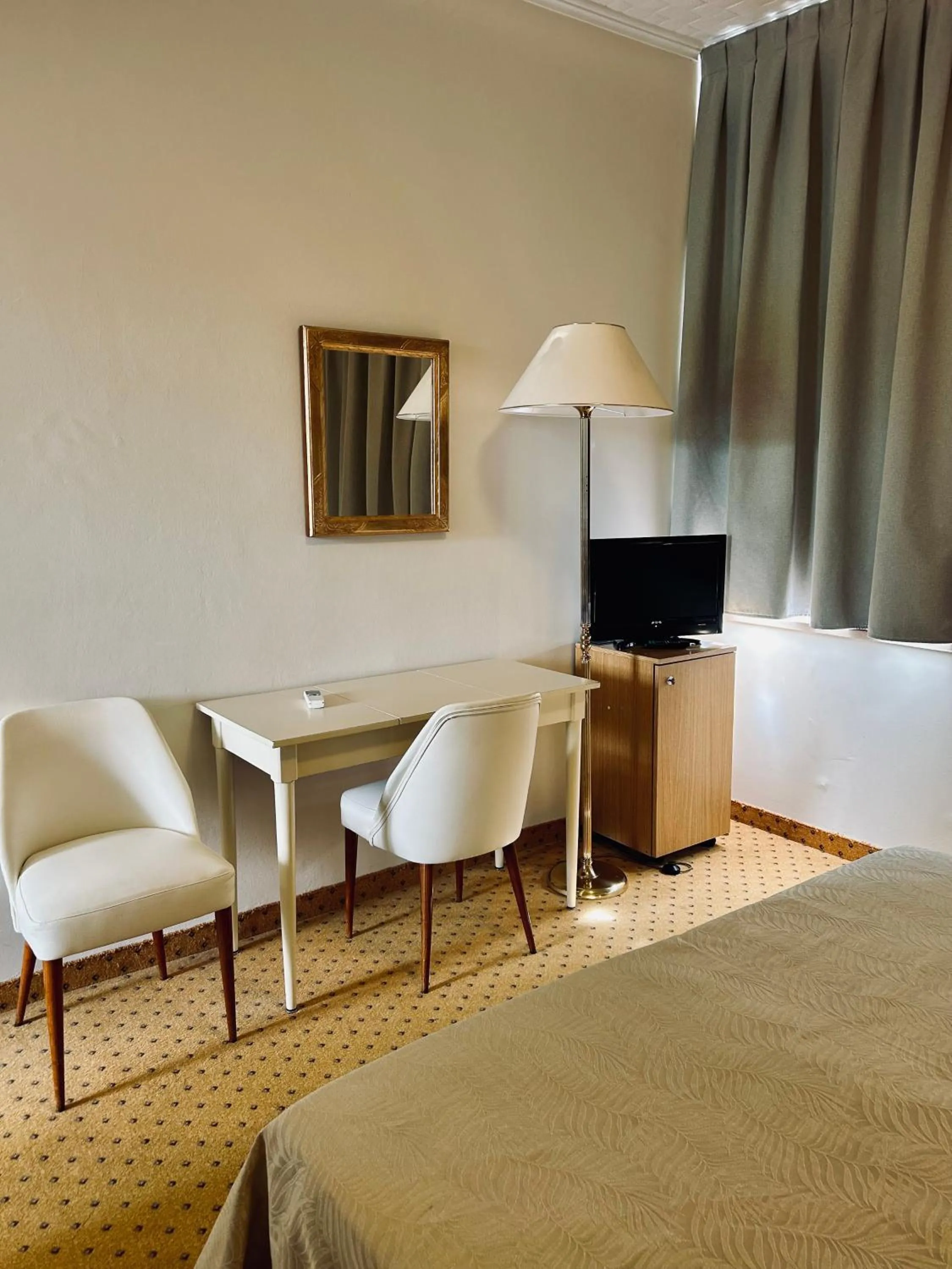 Bedroom, Bed in Hotel Astoria