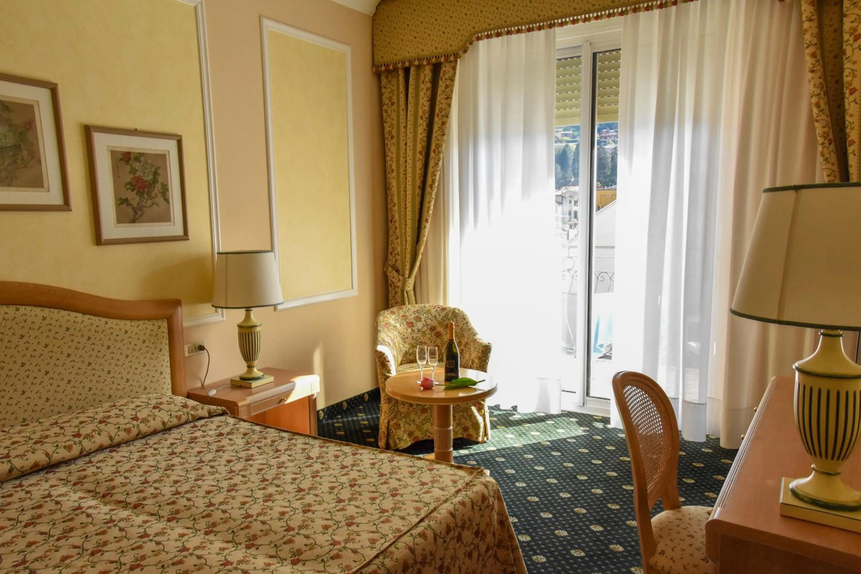 Bedroom, Bed in Hotel Astoria