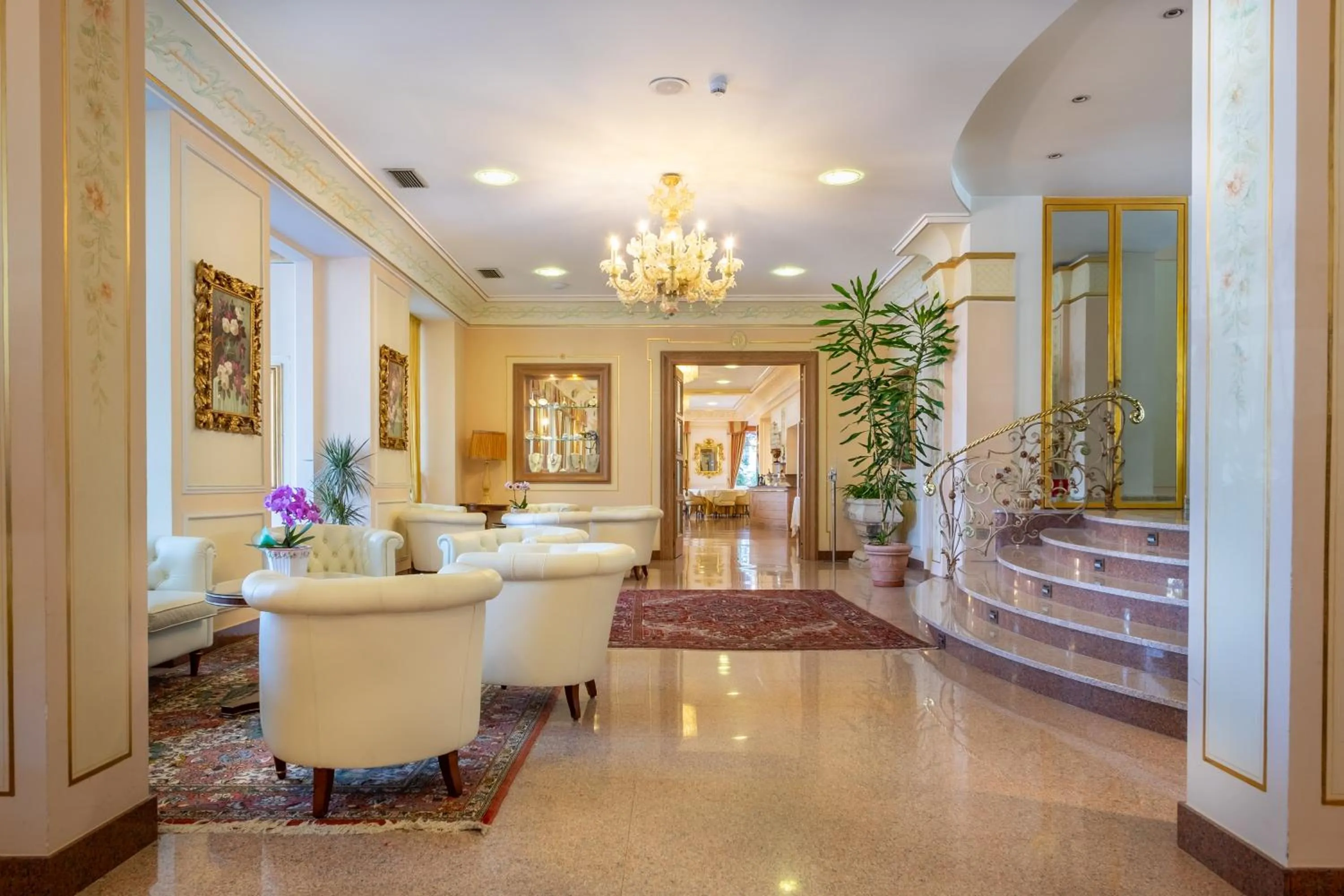 Lobby or reception in Hotel Astoria