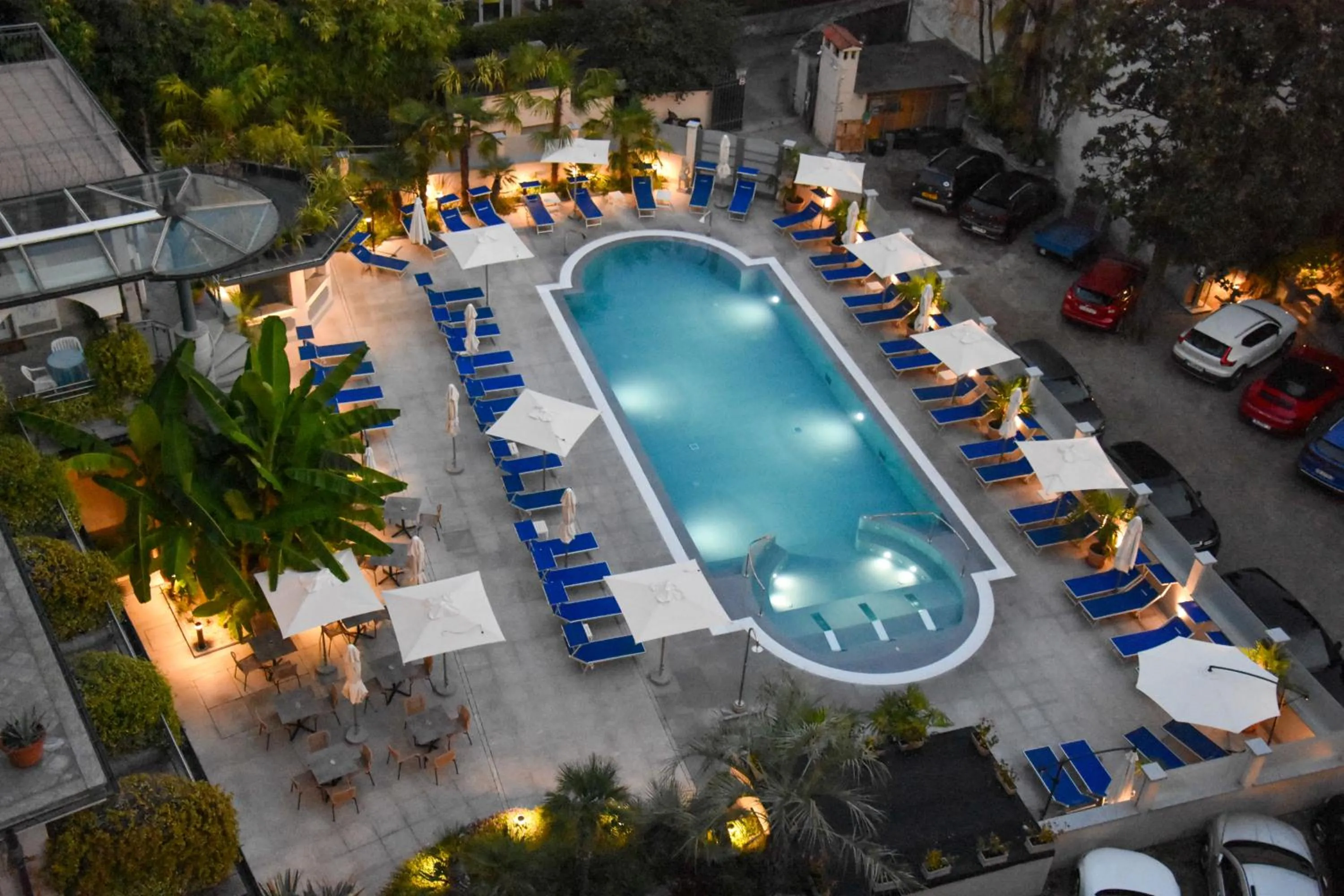 Pool view in Hotel Astoria