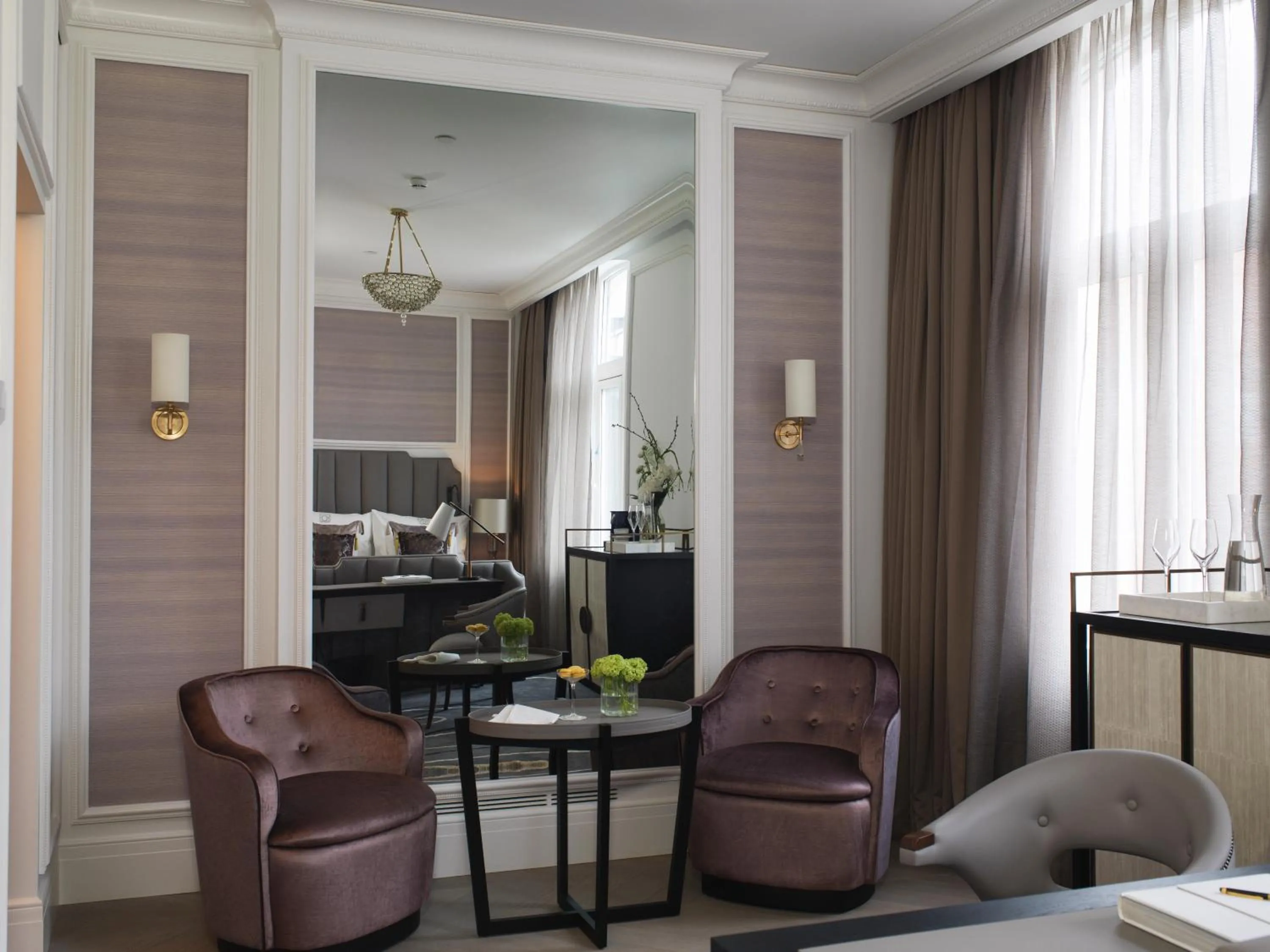 Bedroom in Britannia Hotel