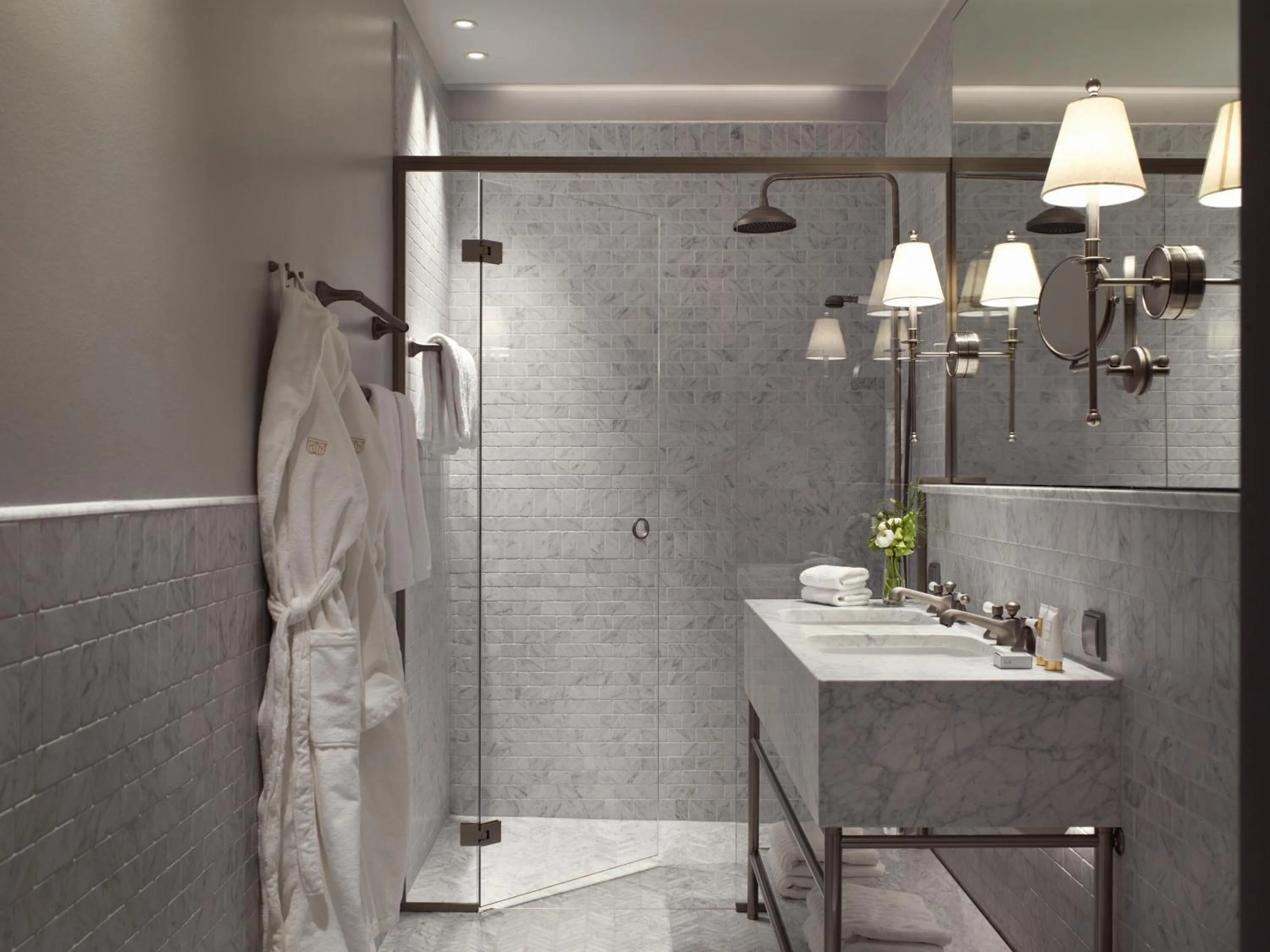 Shower in Britannia Hotel