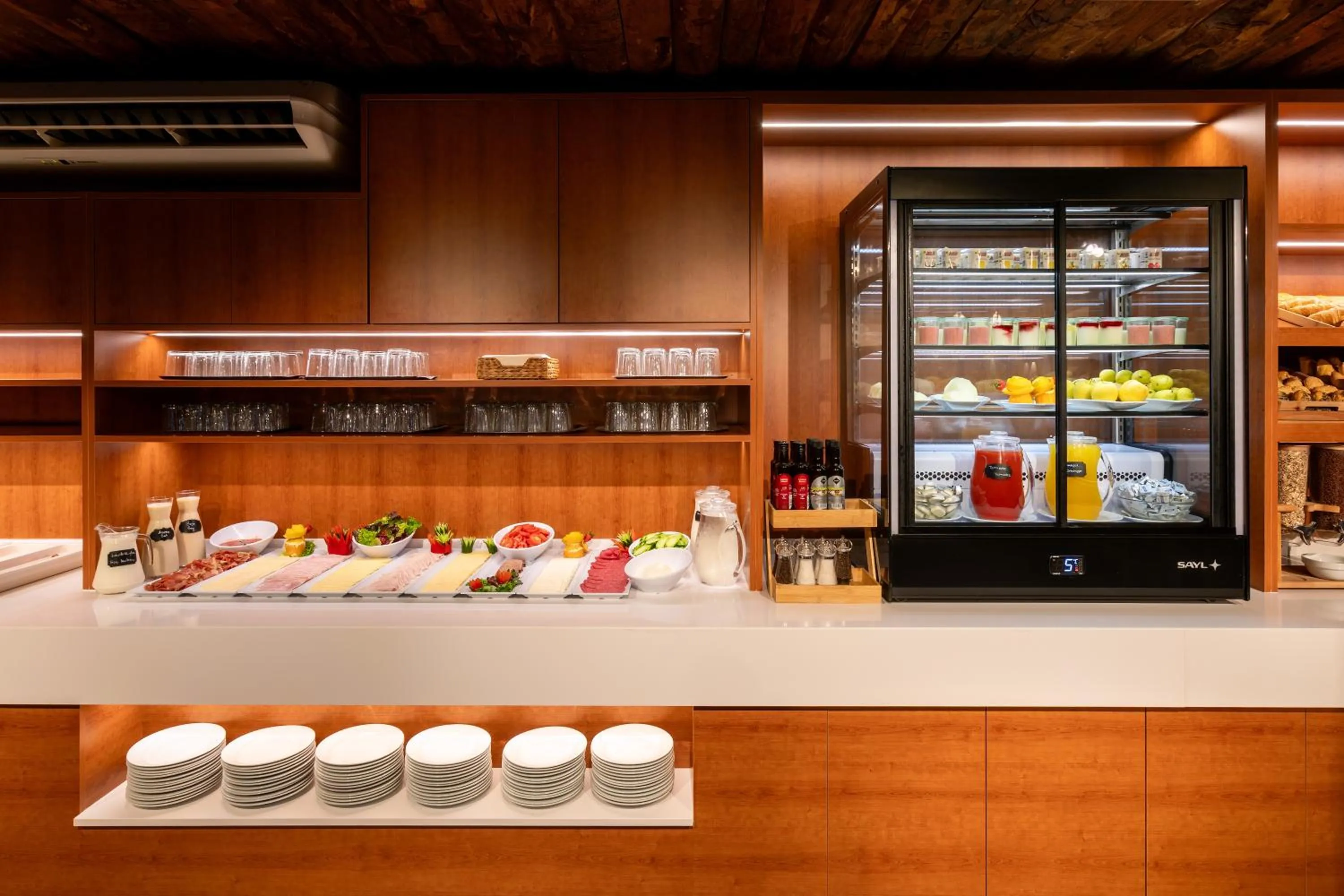 Food and drinks in Playa Surf CBbC Hotel