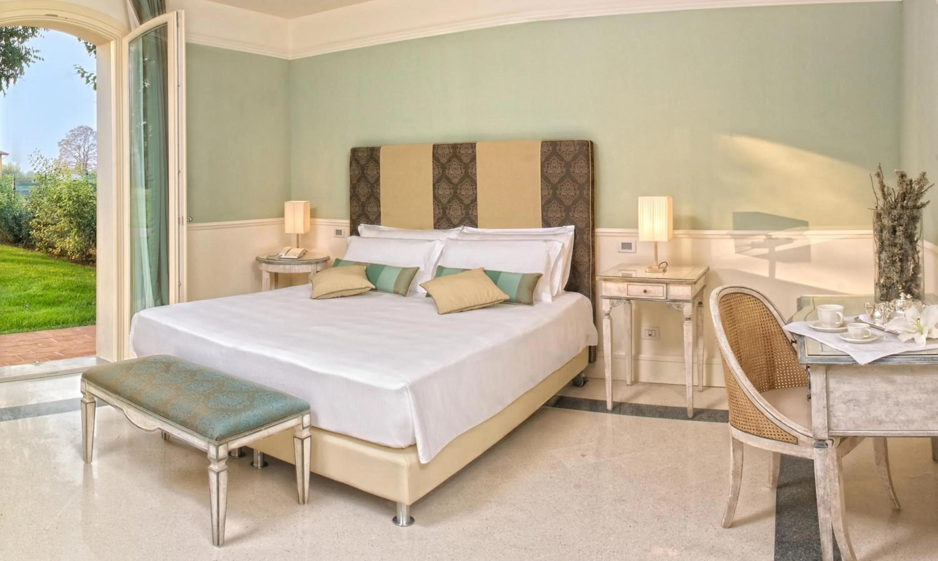 Bedroom, Bed in Relais Villa Valfiore