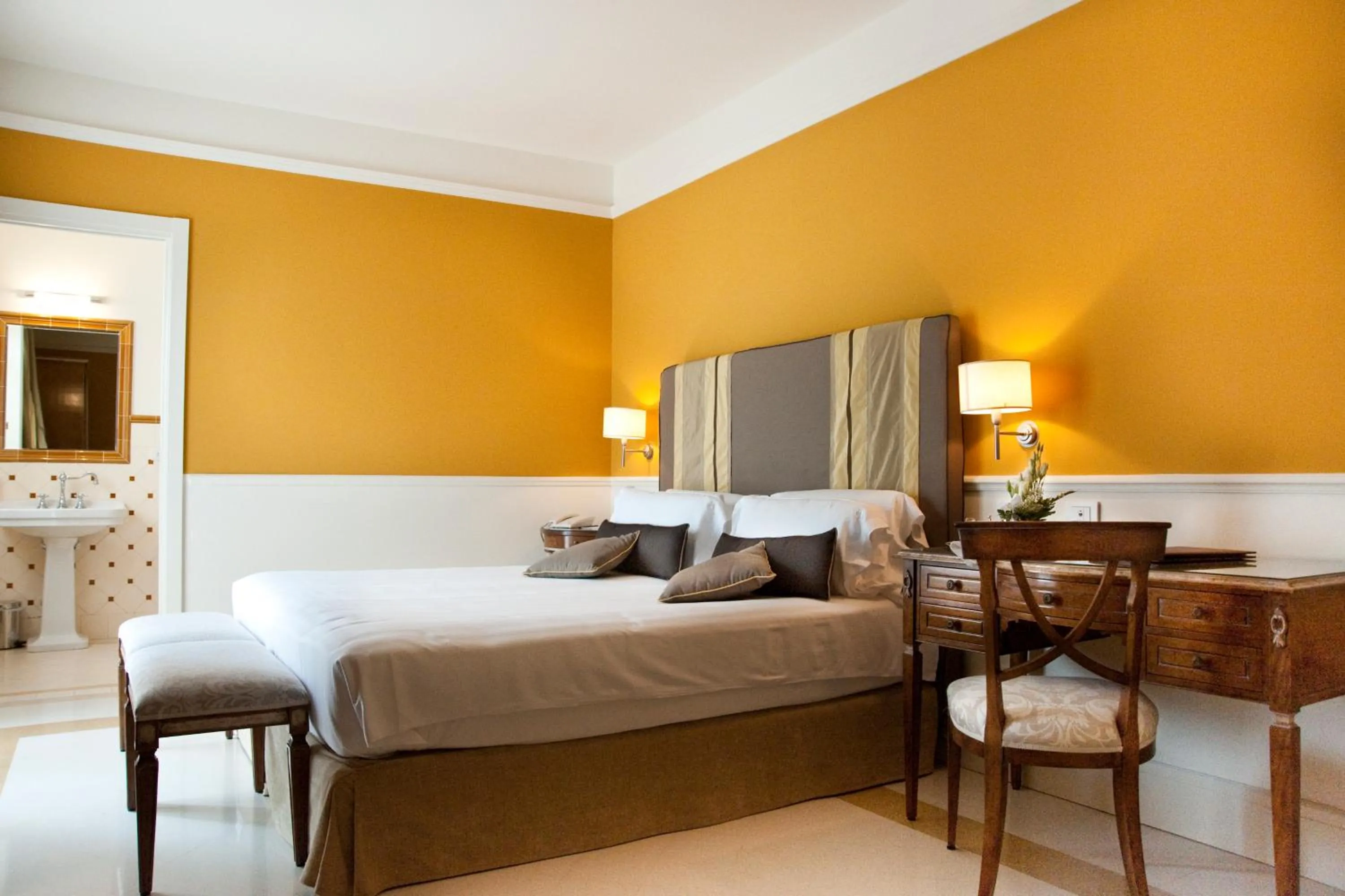 Bedroom, Bed in Relais Villa Valfiore